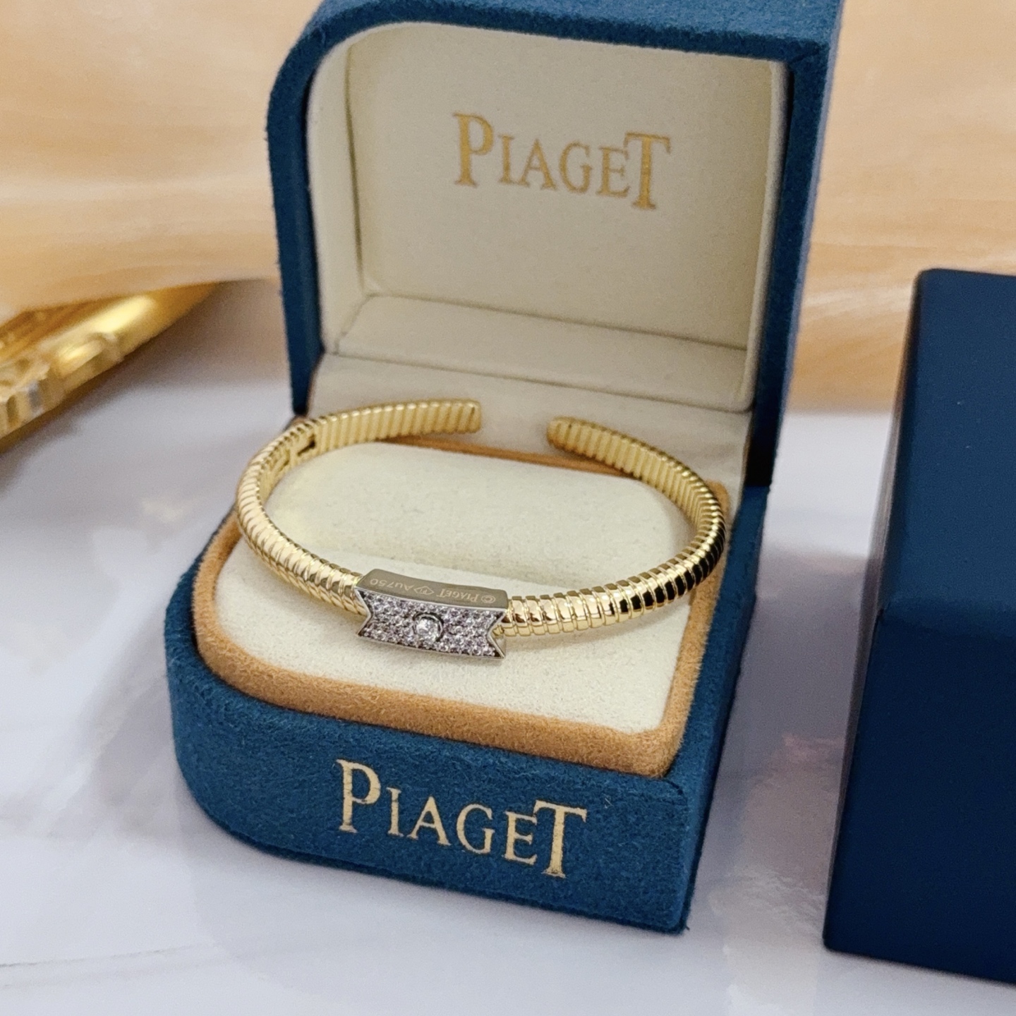 Piaget Possession bracelet yellow gold with white diamond pave 17cm