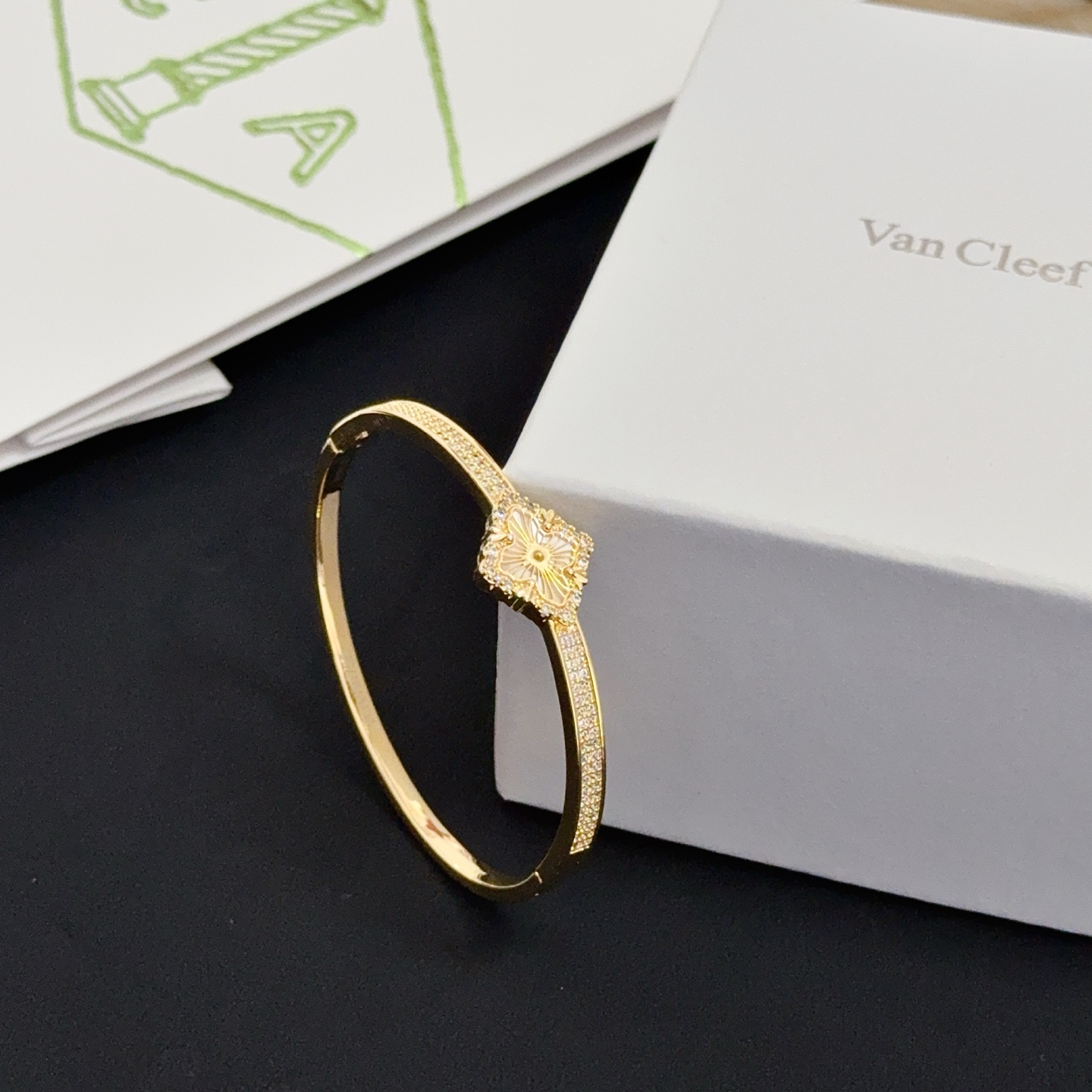 Van Cleef Arpels Lucky Spring bracelet Yellow gold white mother-of-pearl clear diamonds 17cm