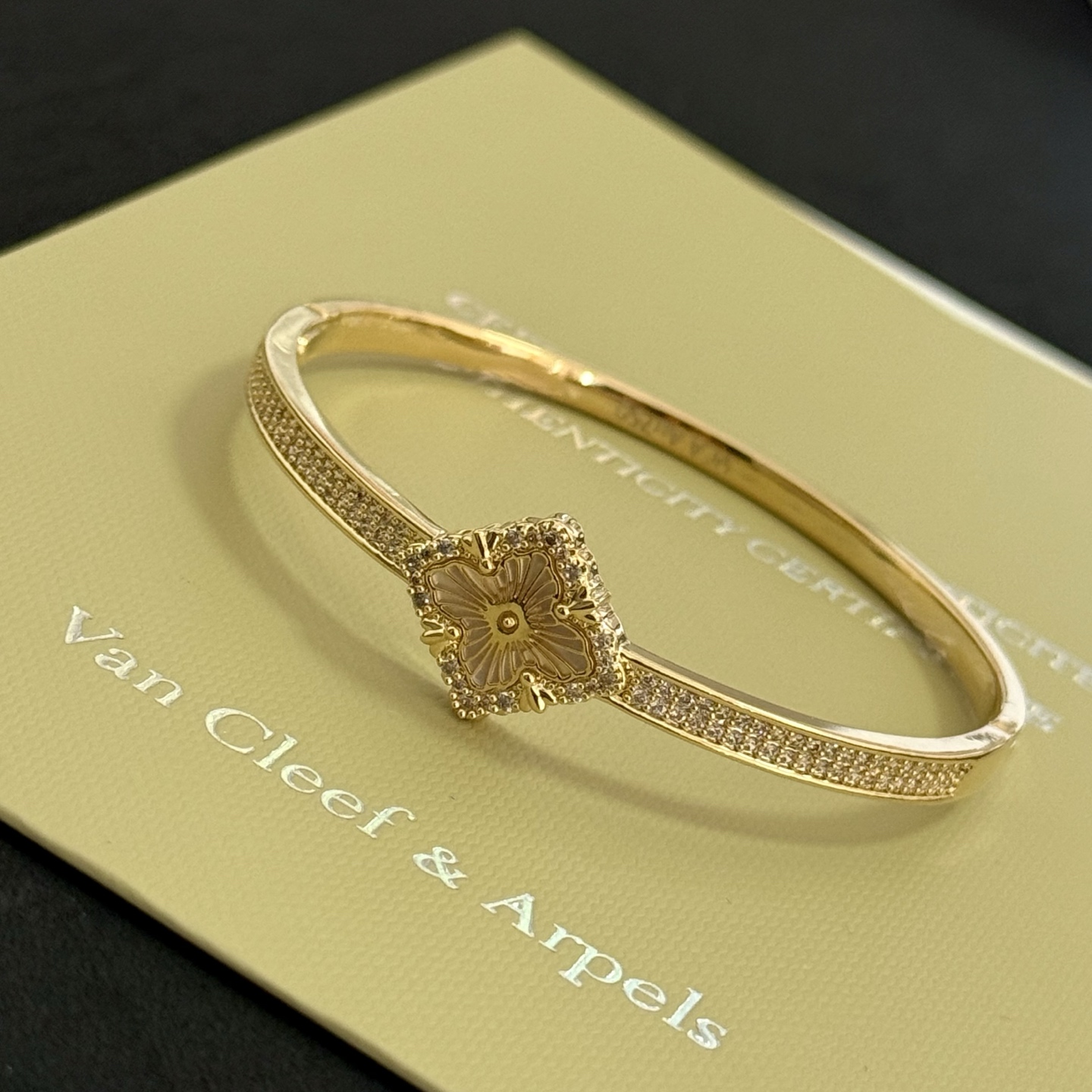 Van Cleef Arpels Lucky Spring bracelet Yellow gold white mother-of-pearl clear diamonds 17cm