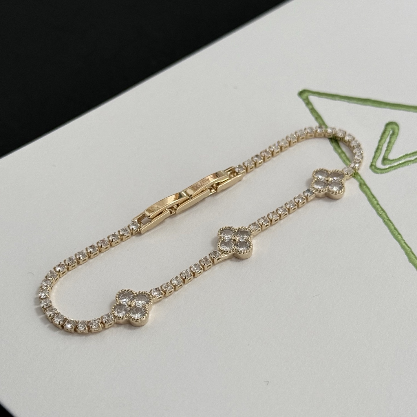 Bracciale Van Cleef Arpels Alhambra Oro giallo con diamanti trasparenti 17 cm