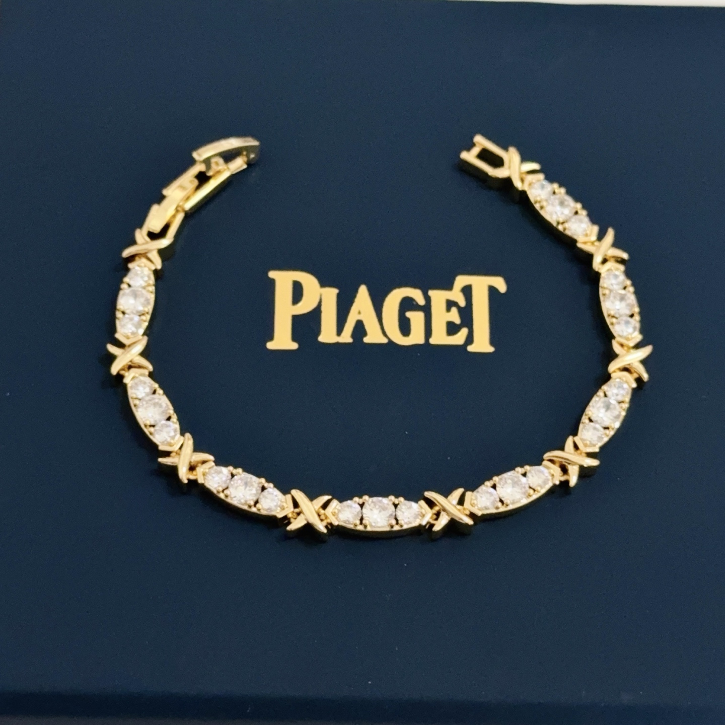 Piaget X Link Diamond Line Bracelet bracelet Yellow gold with clear round brilliant diamonds 18cm