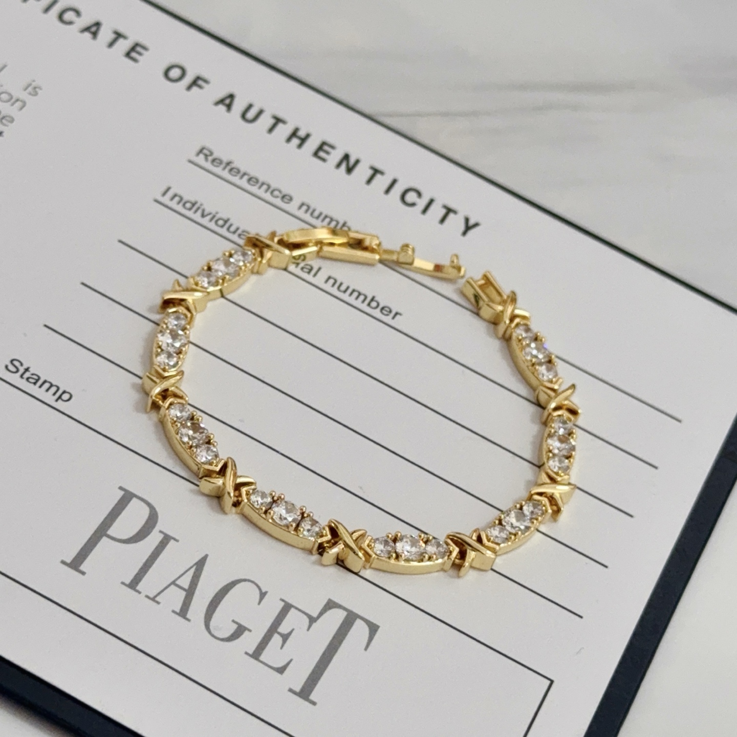 Piaget X Link Diamond Line Bracelet bracelet Yellow gold with clear round brilliant diamonds 18cm