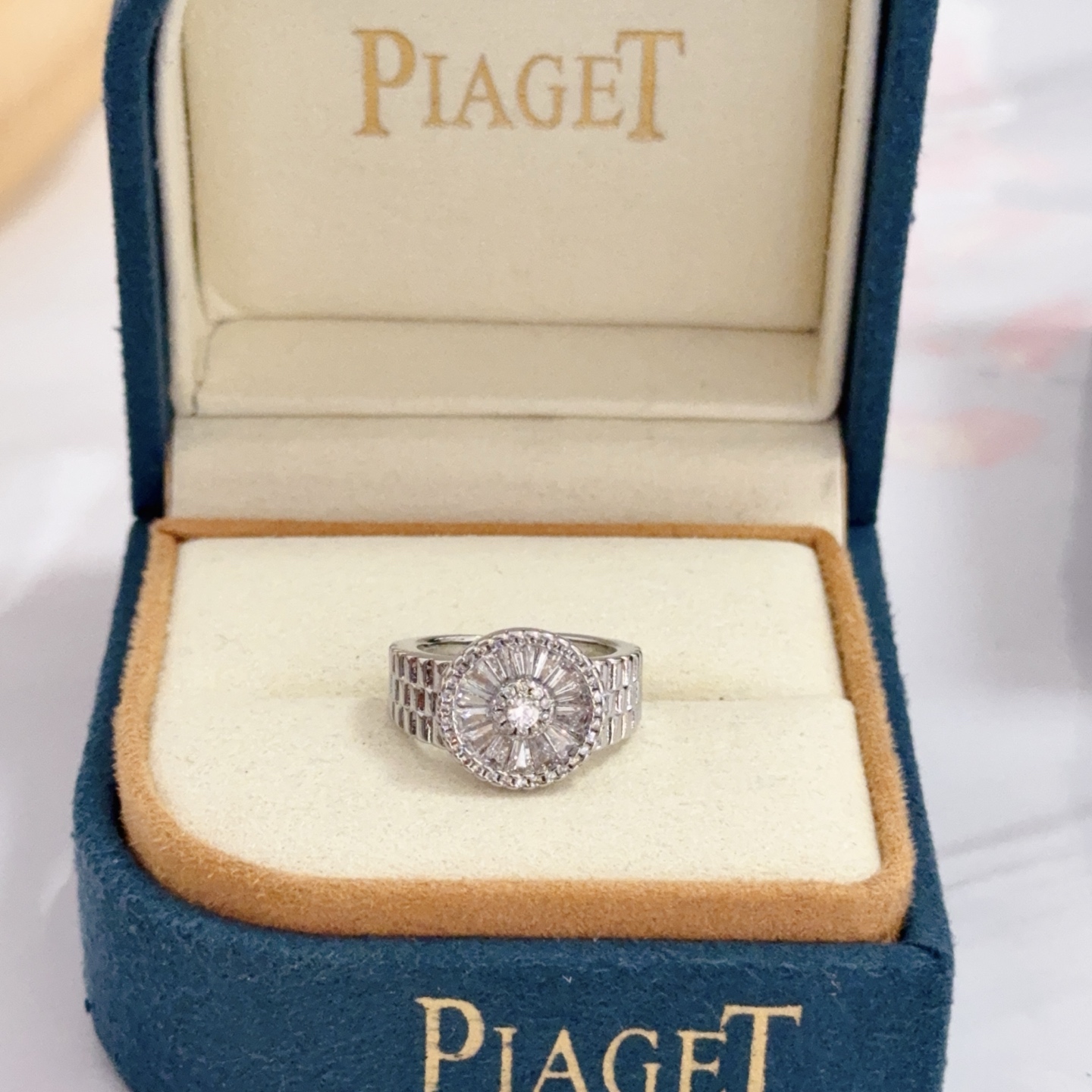 Piaget Sunlight ring silver-toned white gold with clear diamonds US 7