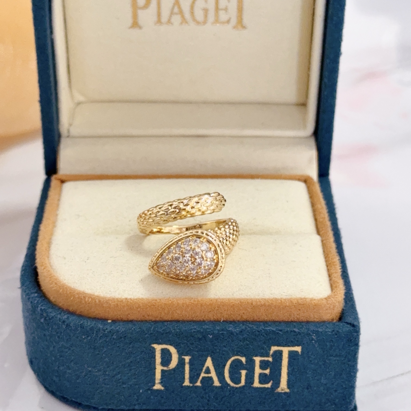 Piaget Serpent ring Yellow gold with clear pave diamonds US 7