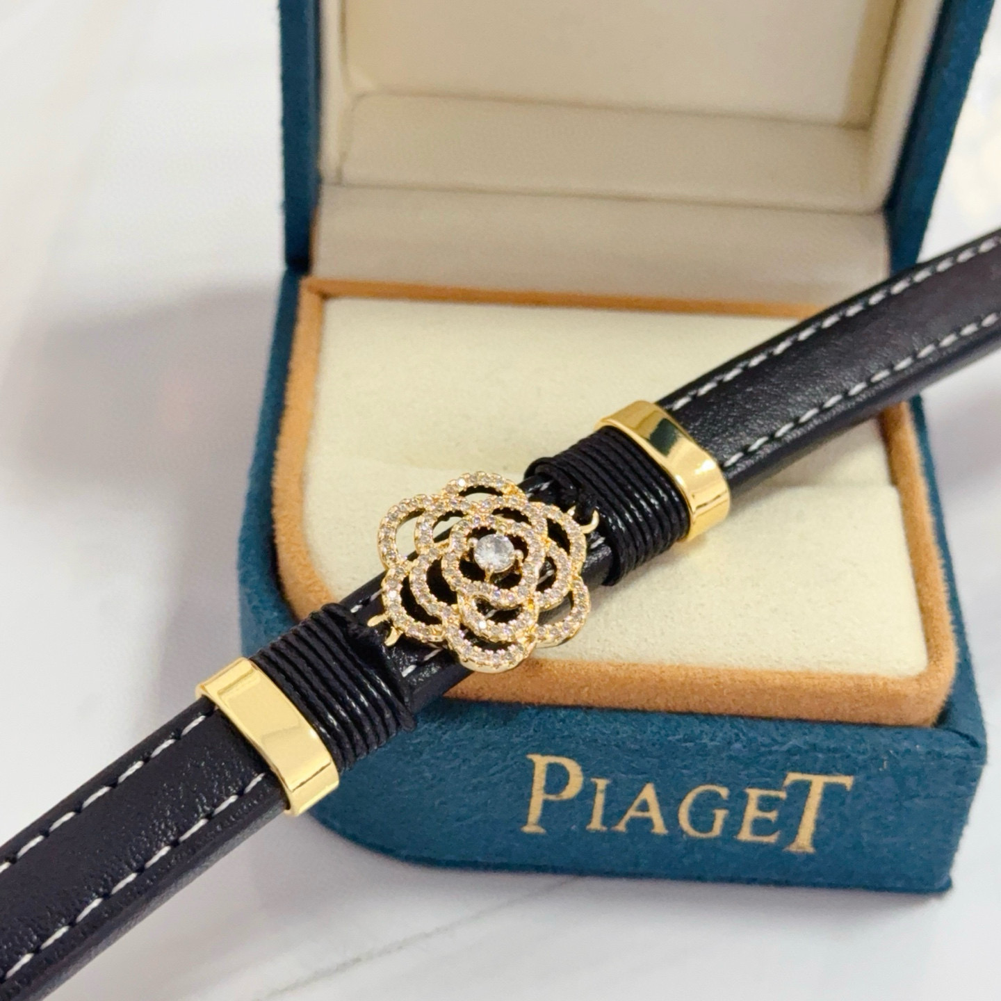 Piaget Rose Leather Bracelet bracelet Yellow gold black leather clear diamond 17cm