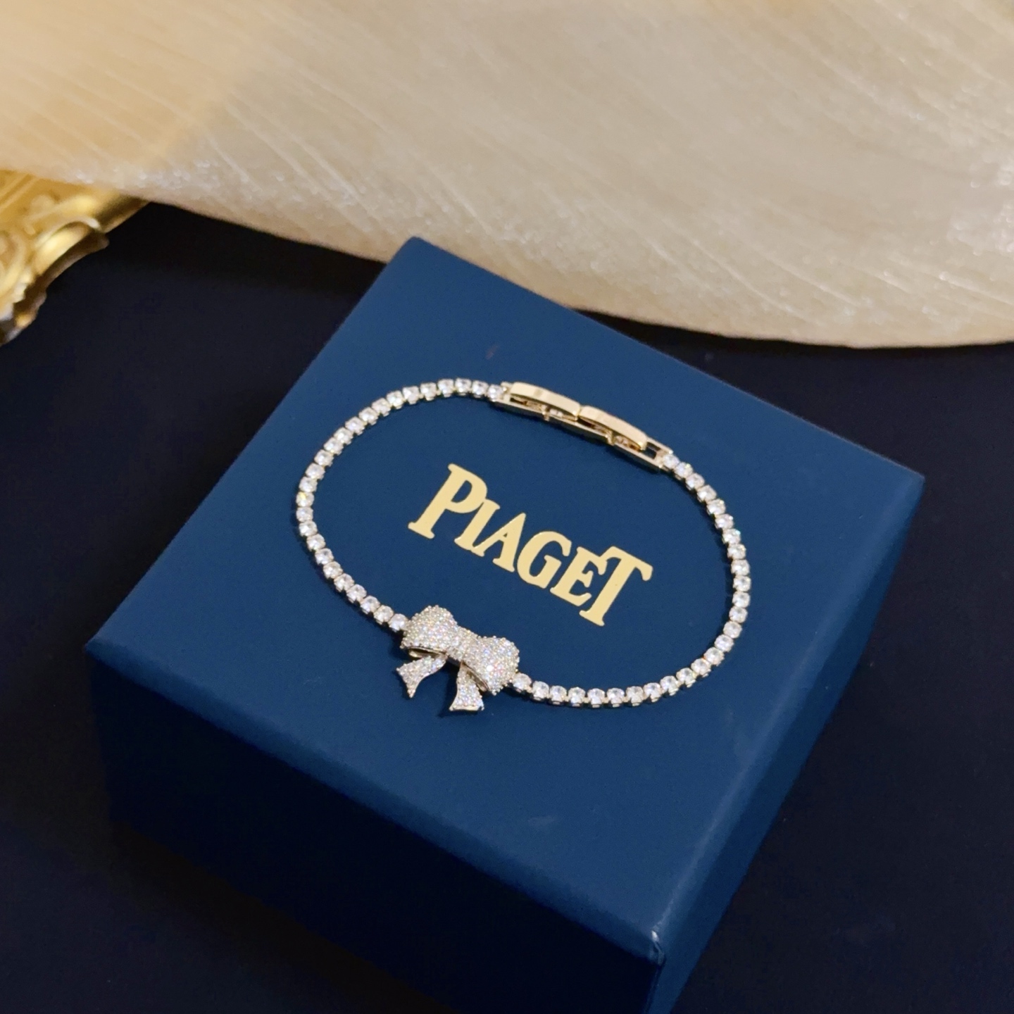 Piaget Bow Diamond Tennis Bracelet bracelet Yellow gold with clear diamonds 17cm