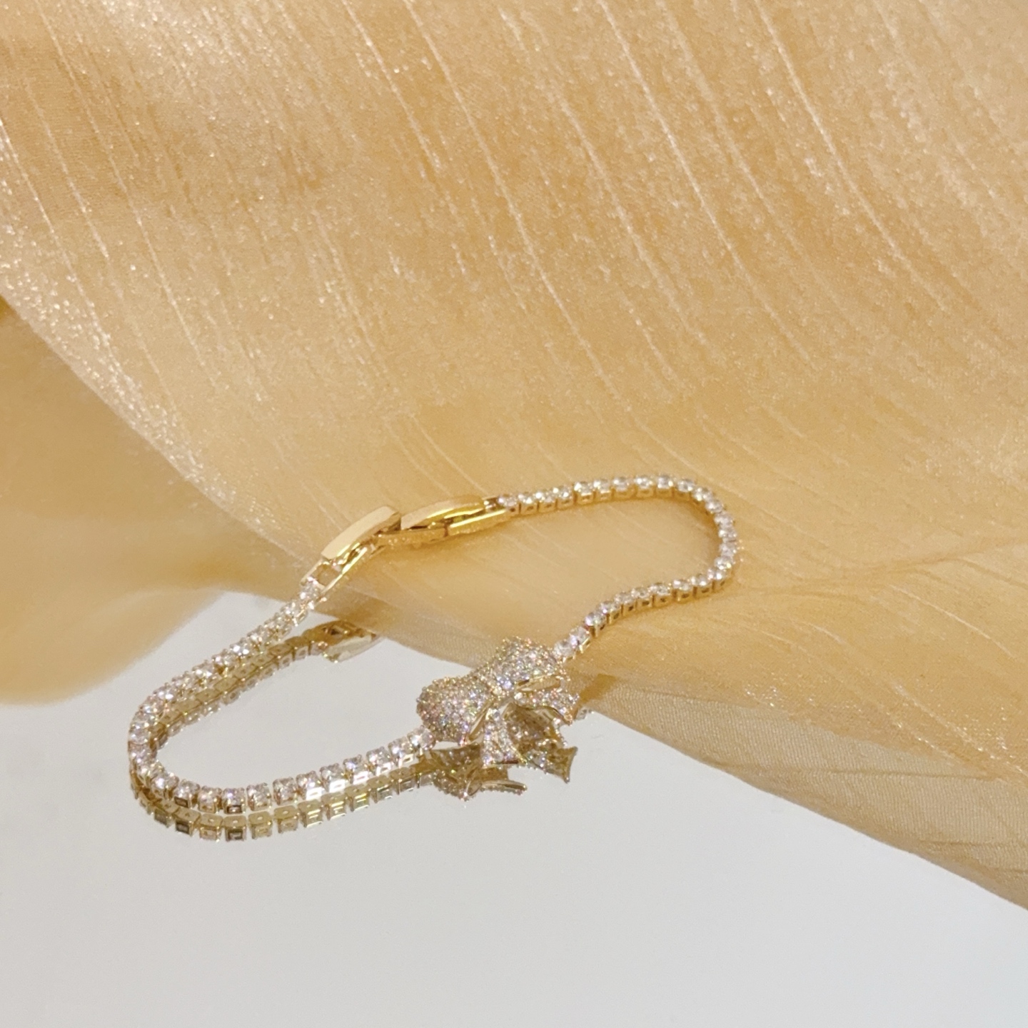 Piaget Bow Diamond Tennis Bracelet bracelet Yellow gold with clear diamonds 17cm