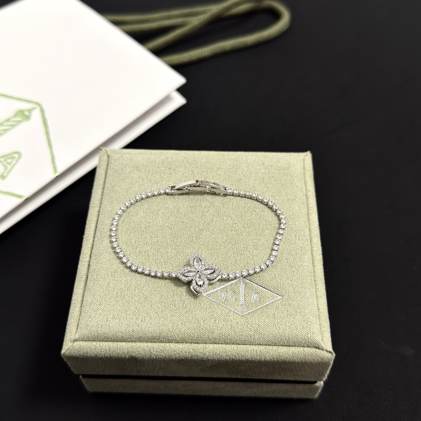 Van Cleef Arpels Four-leaf Clover Diamond Tennis Bracelet bracelet Silver-toned white gold with clear diamonds 17cm