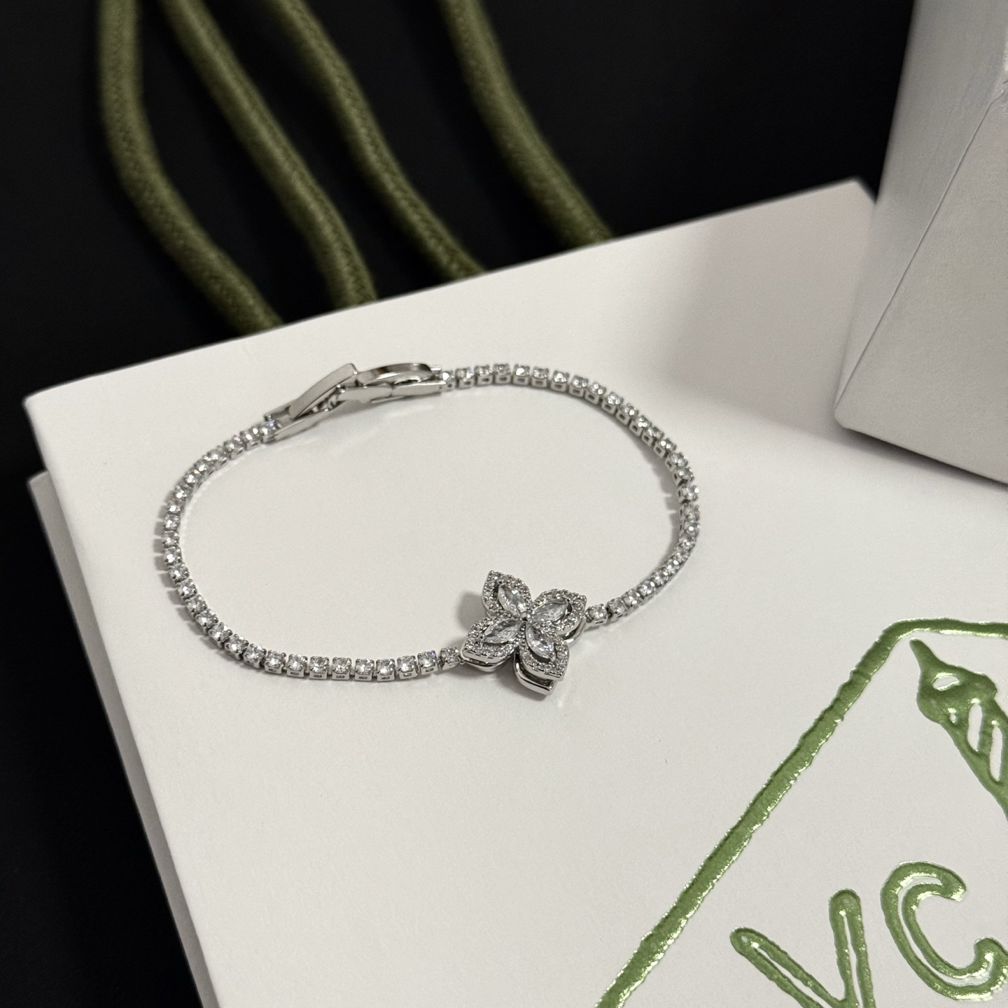 Van Cleef Arpels Four-leaf Clover Diamond Tennis Bracelet bracelet Silver-toned white gold with clear diamonds 17cm