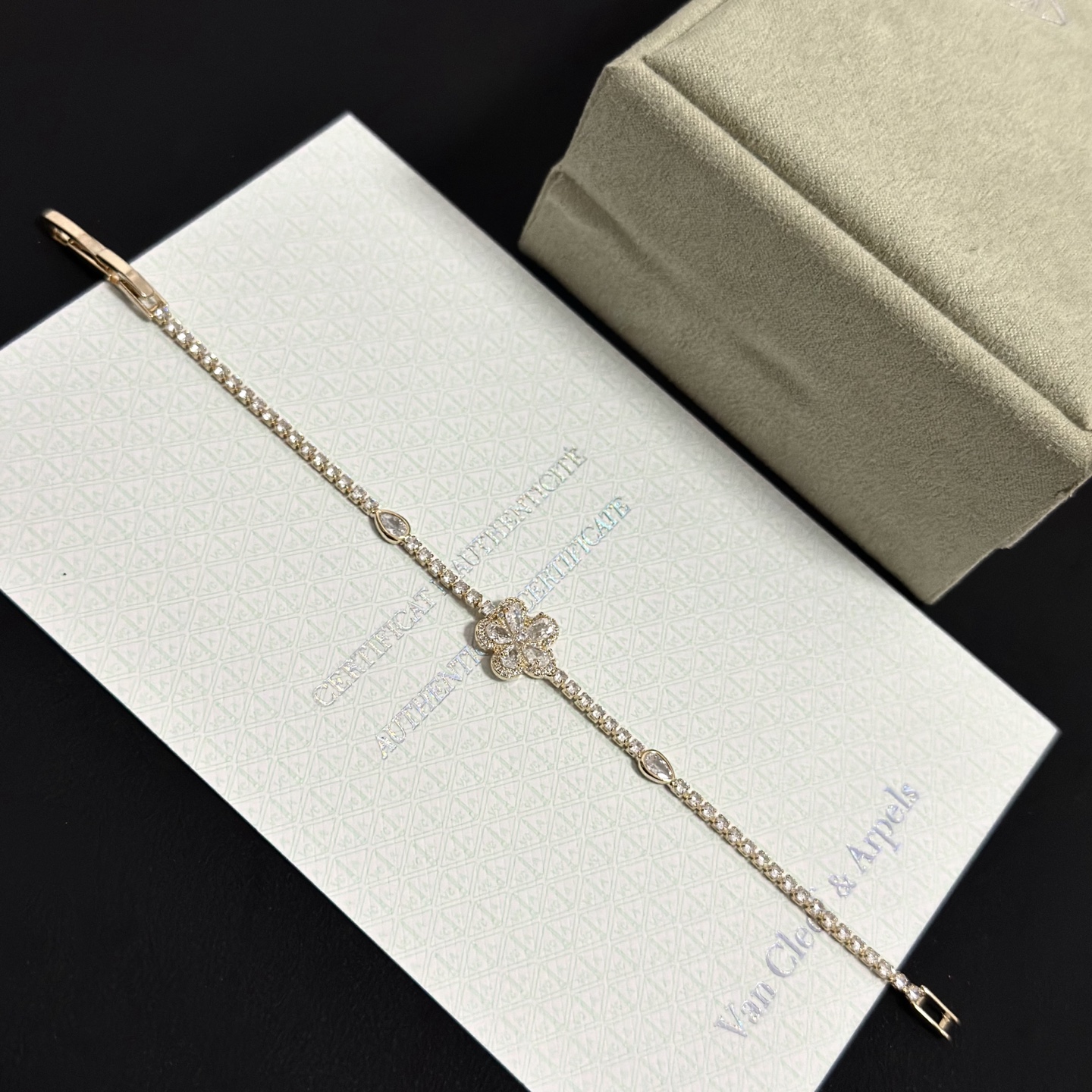 Pulseira Van Cleef Arpels Frivole em ouro amarelo 18K e diamante transparente 17 cm