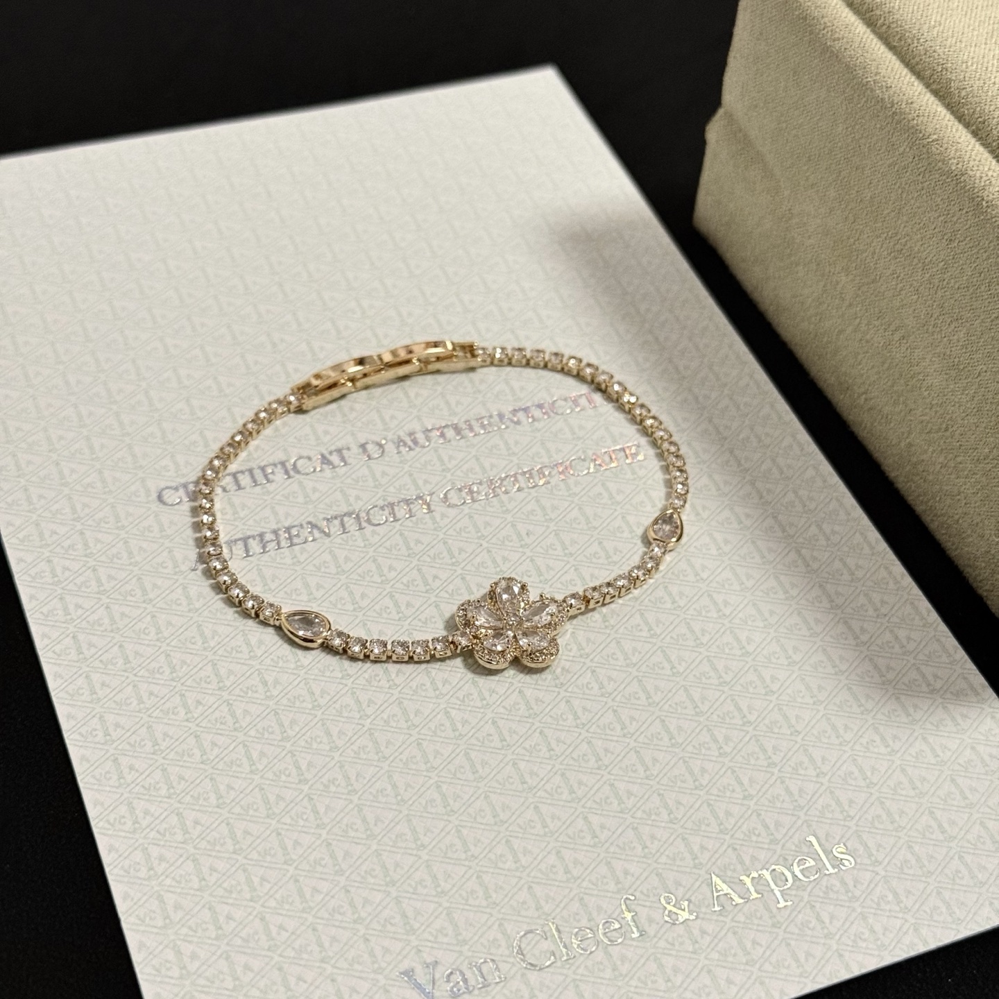 Pulseira Van Cleef Arpels Frivole em ouro amarelo 18K e diamante transparente 17 cm