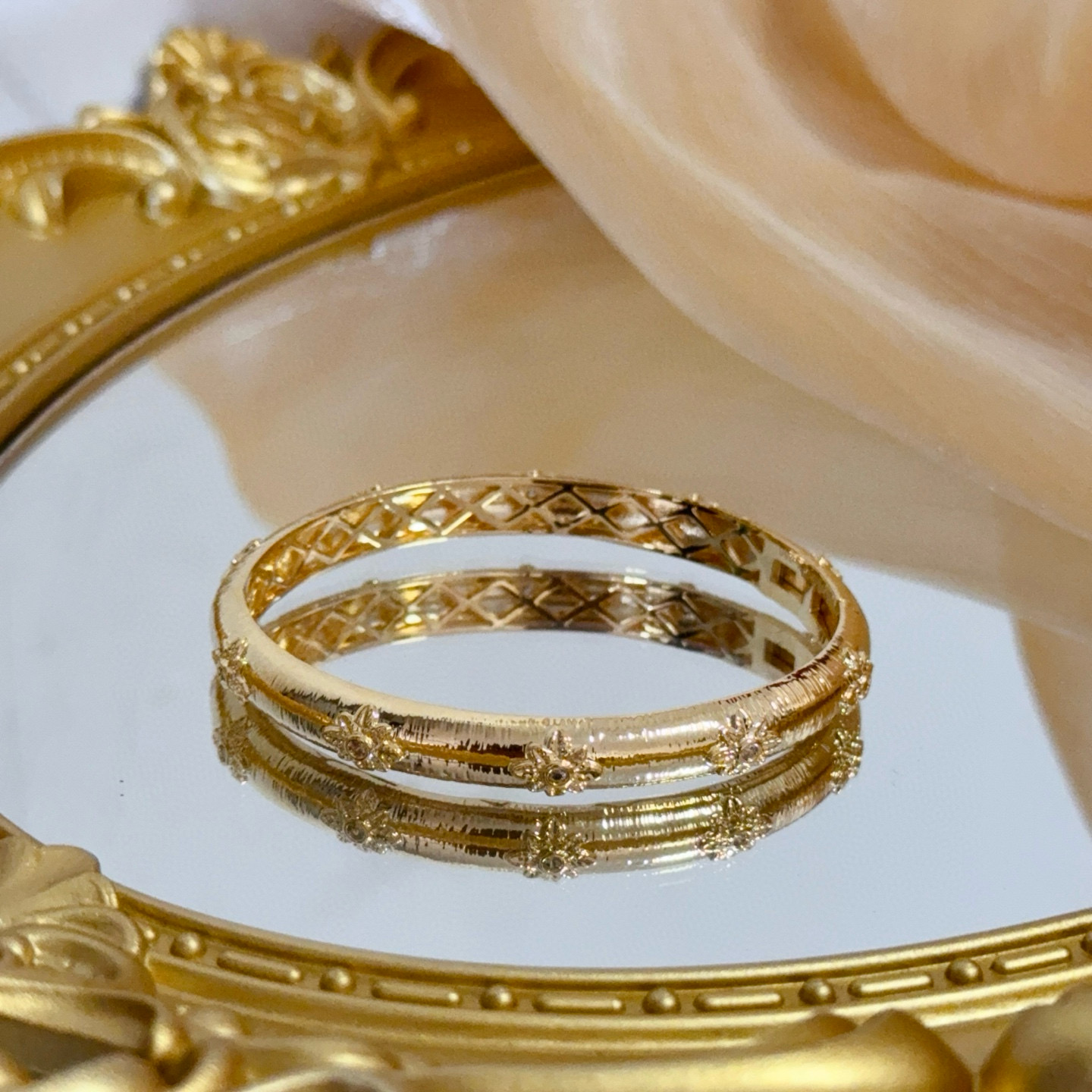 Piaget Rose Bangle bracelet 18k yellow gold with clear diamond accents 17cm inner circumference