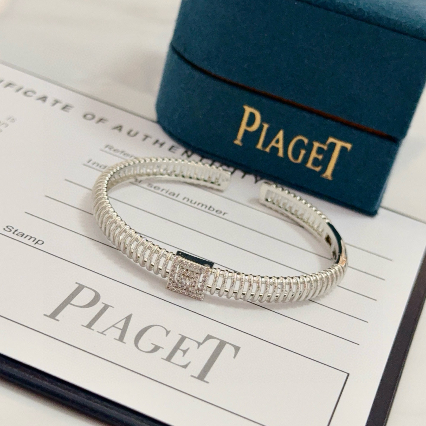 Piaget Possession bracelet silver white gold with clear diamond accents 17cm