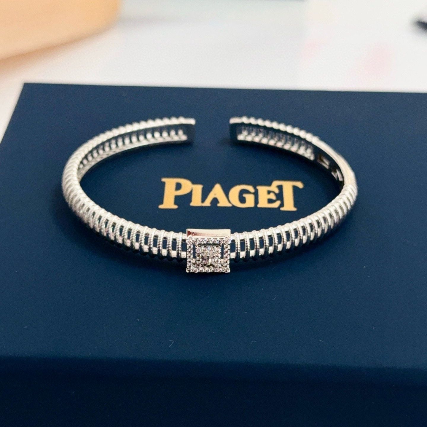 Piaget Possession bracelet silver white gold with clear diamond accents 17cm