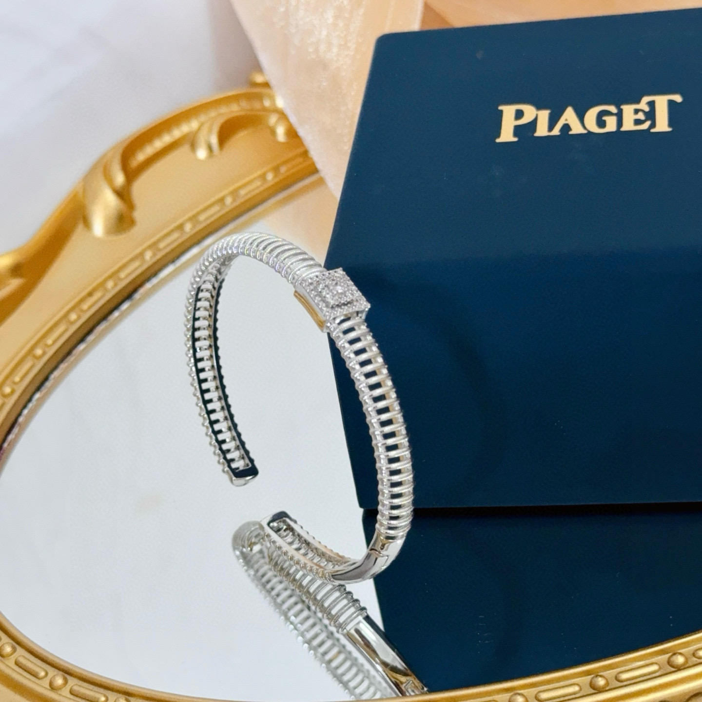 Piaget Possession bracelet silver white gold with clear diamond accents 17cm
