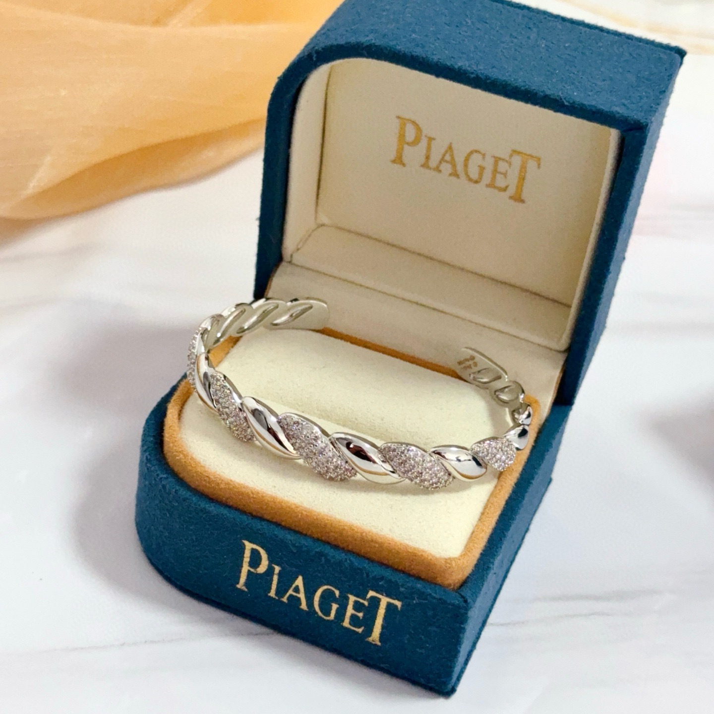 Piaget Twist Cuff bracelet silver-toned white gold with clear pave diamonds 17cm inner circumference