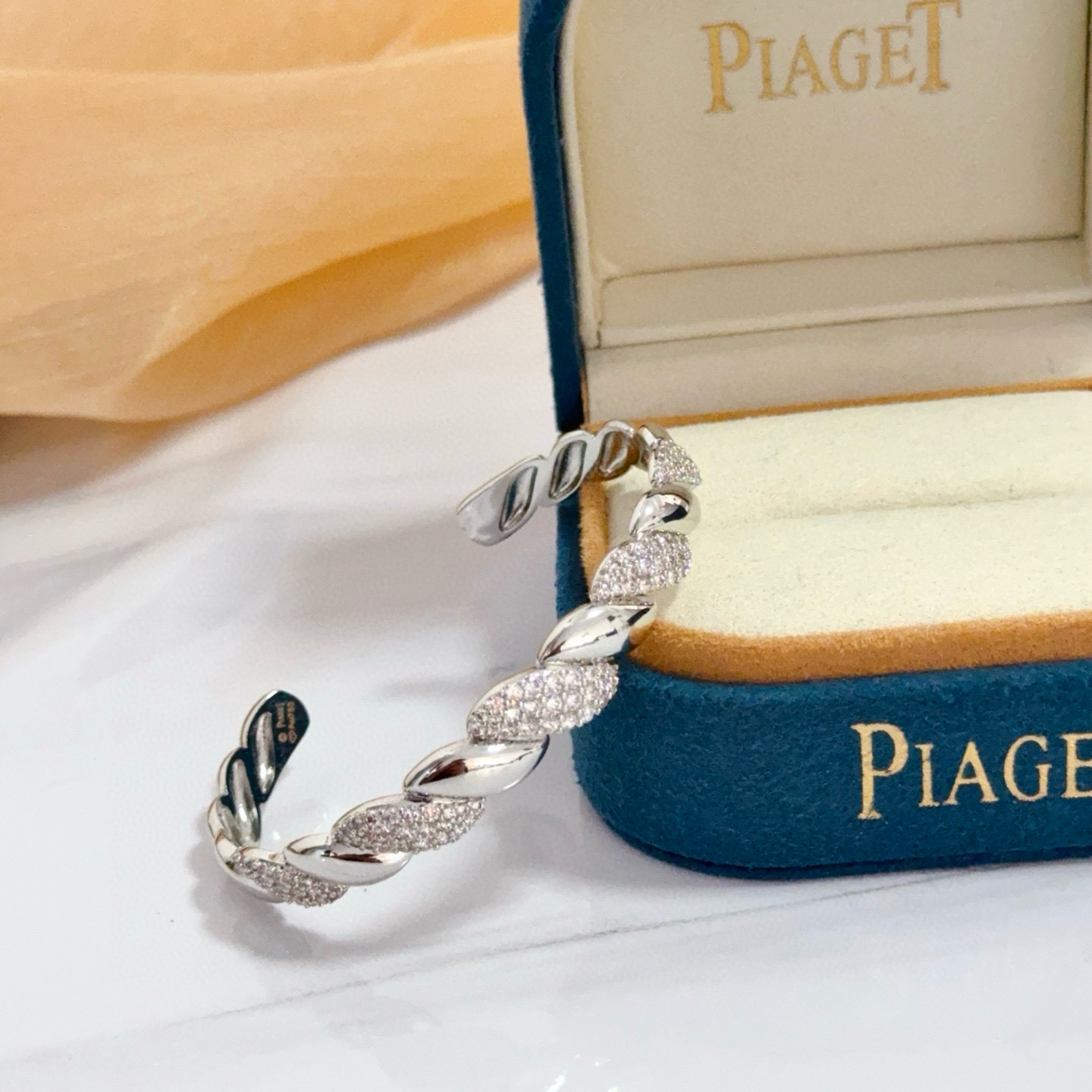 Piaget Twist Cuff bracelet silver-toned white gold with clear pave diamonds 17cm inner circumference