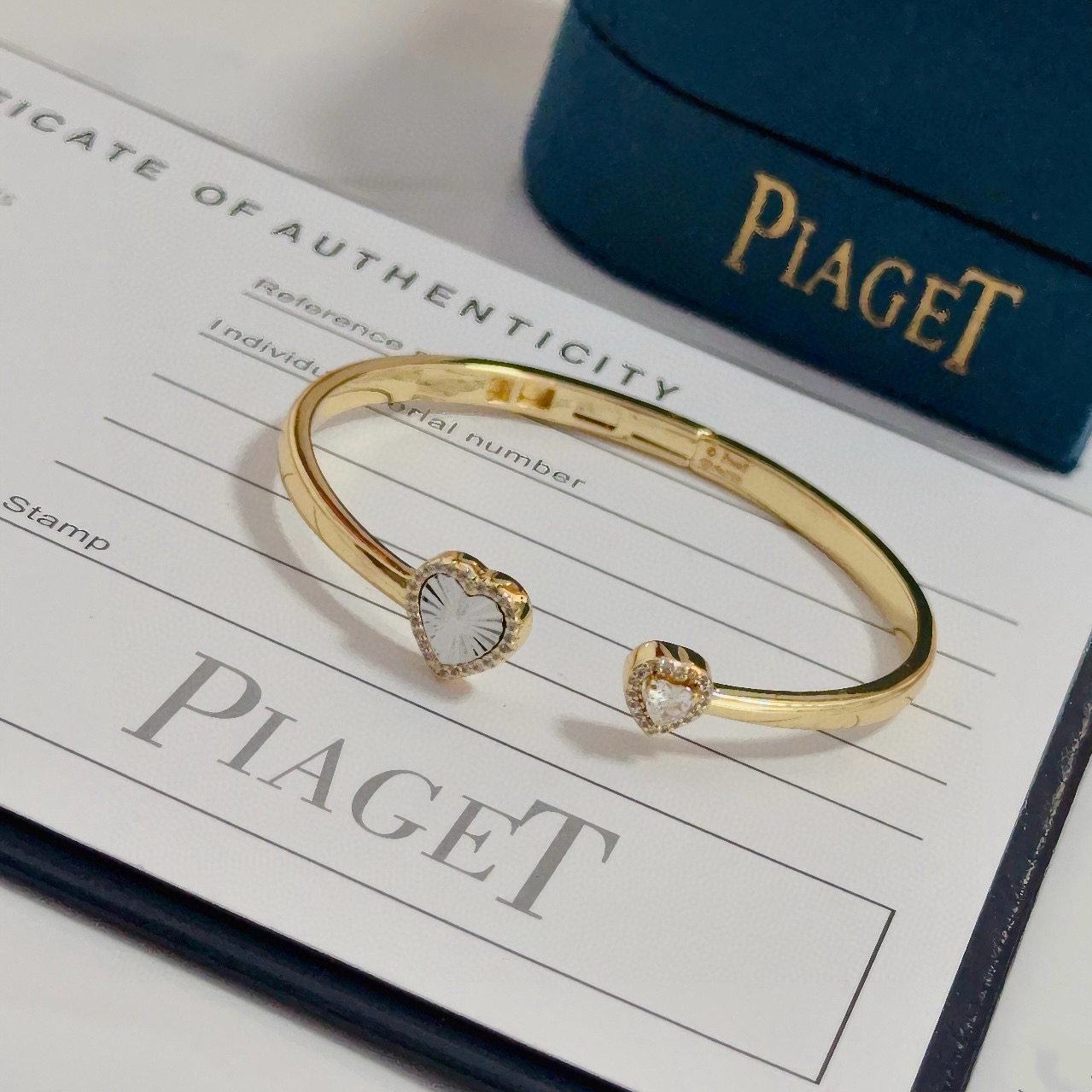 Piaget Heart Open Cuff bracelet Yellow gold with white mother-of-pearl and clear diamond accents 17cm