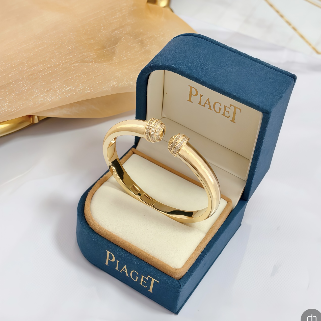 Piaget Possession bracelet 18k yellow gold with clear diamond accents 16cm inner circumference