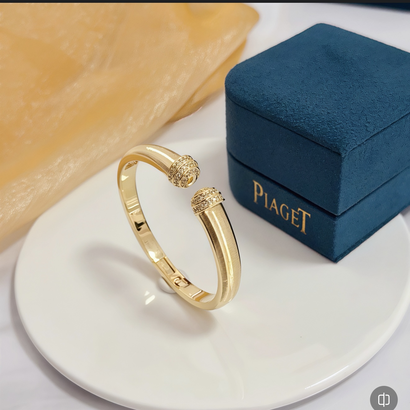 Piaget Possession bracelet 18k yellow gold with clear diamond accents 16cm inner circumference