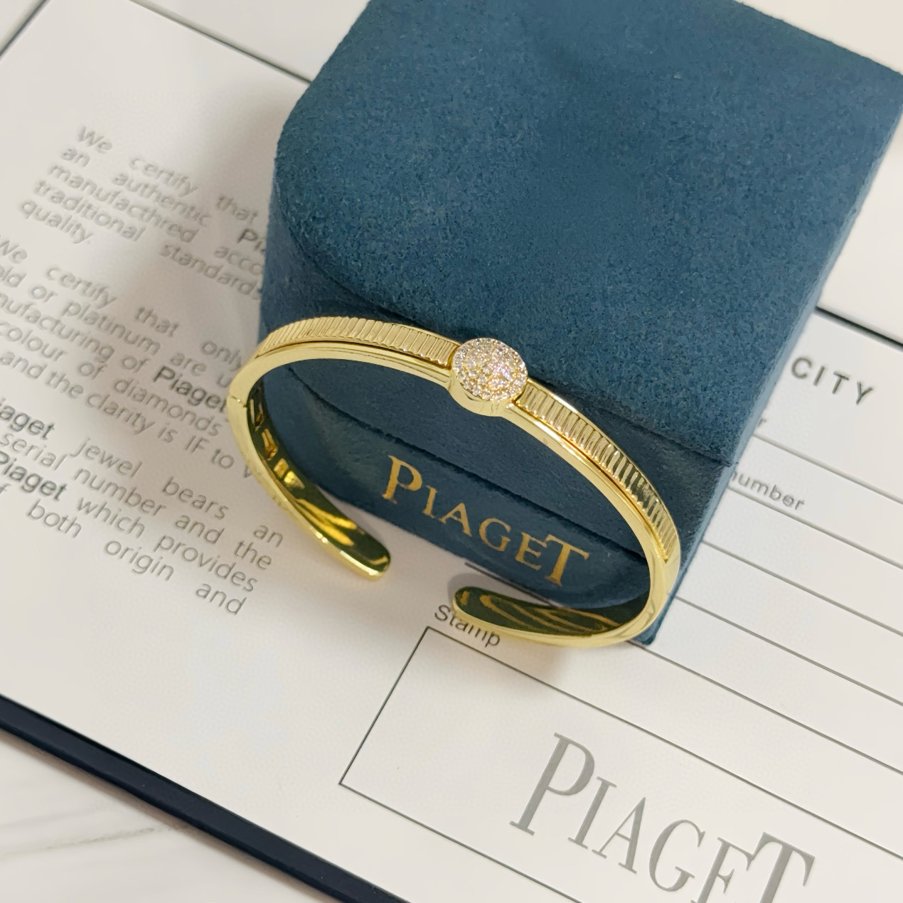 Piaget Possession bracelet yellow gold with pave set clear diamonds 17cm inner circumference