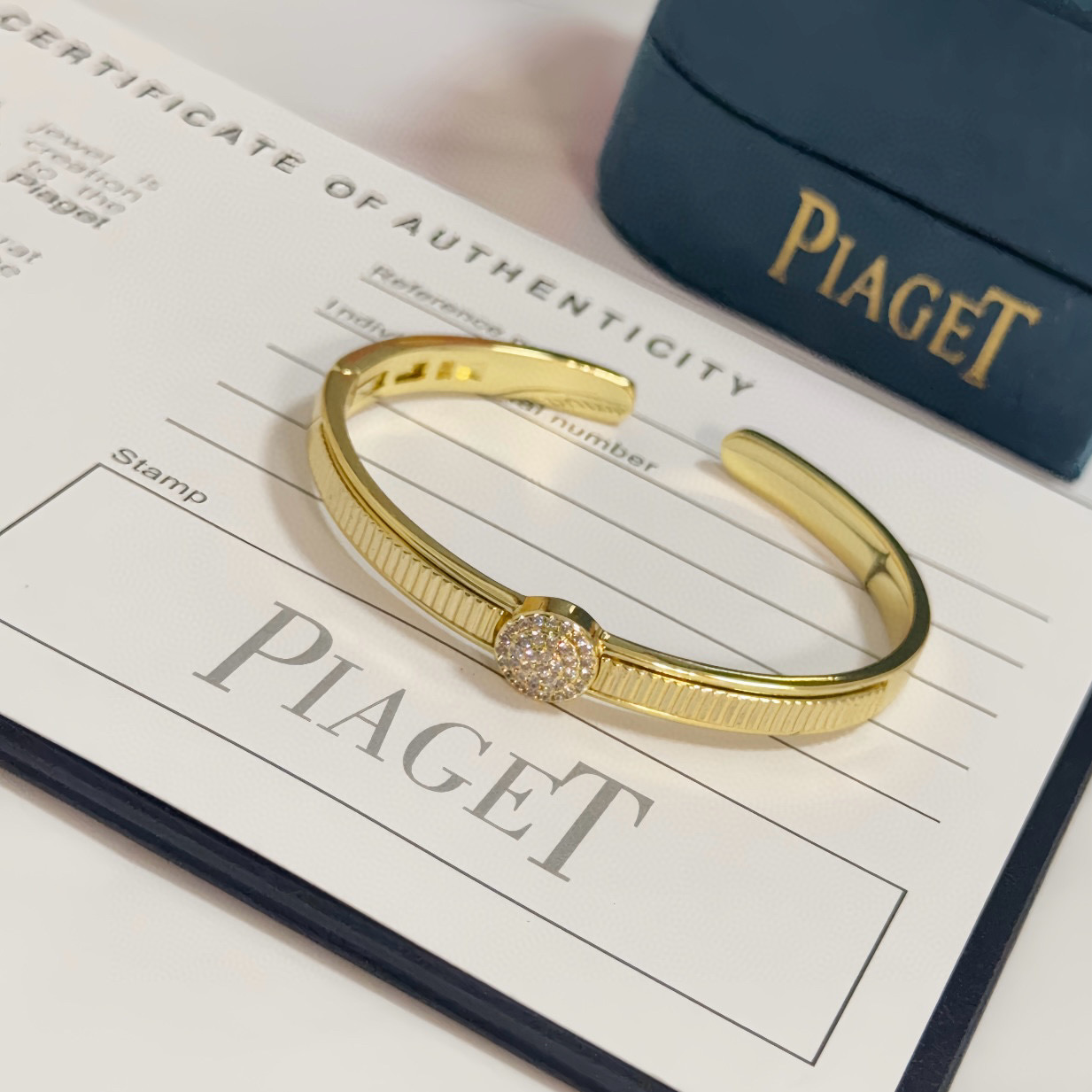 Piaget Possession bracelet yellow gold with pave set clear diamonds 17cm inner circumference