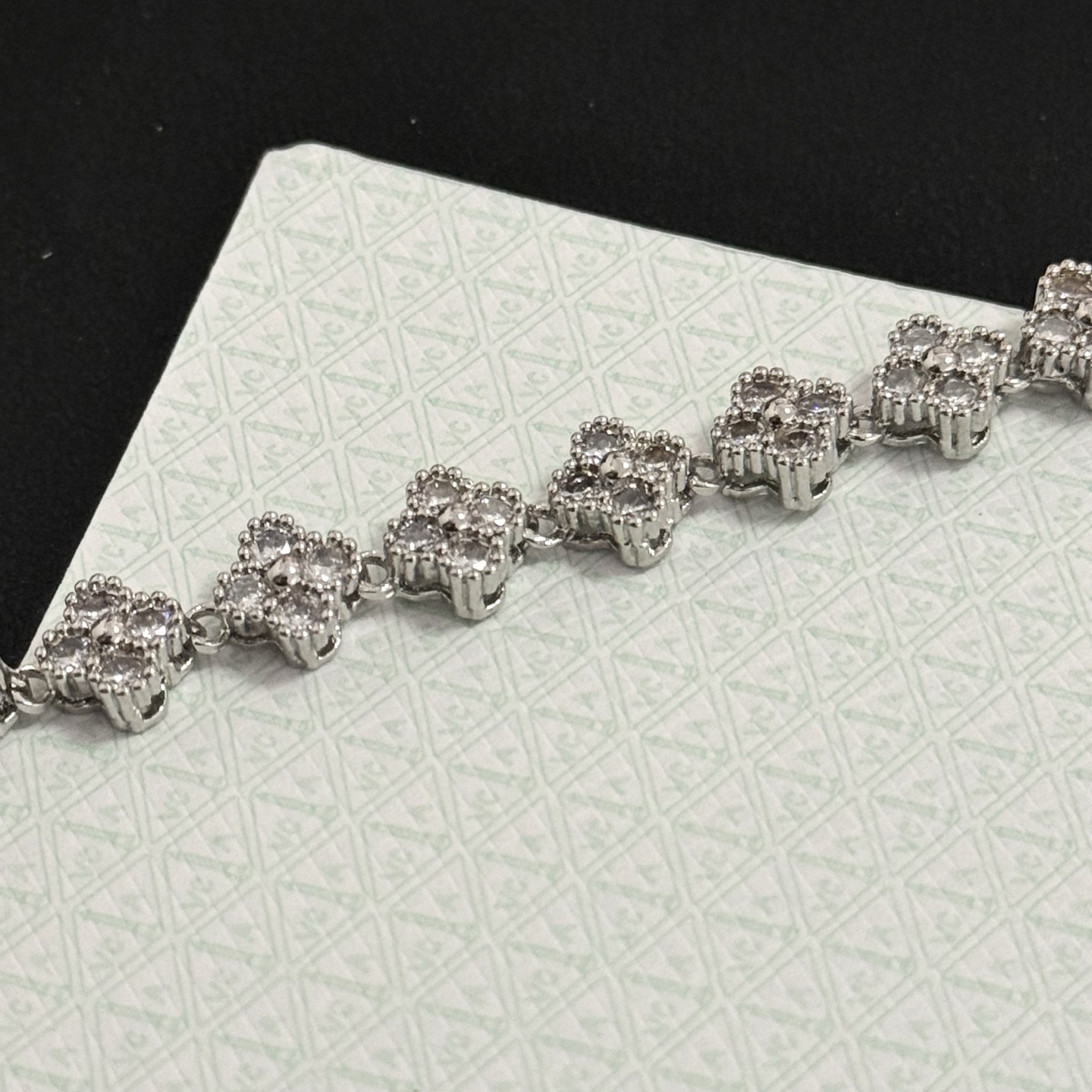 Van Cleef Arpels Sweet Alhambra bracelet silver-toned white gold with clear diamond accents 17cm