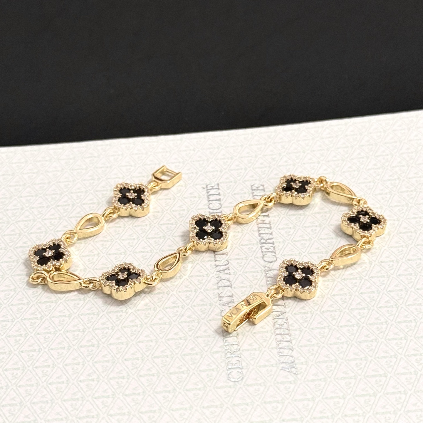 Bracciale Van Cleef Arpels Alhambra in oro giallo onice nero diamante trasparente 18 cm
