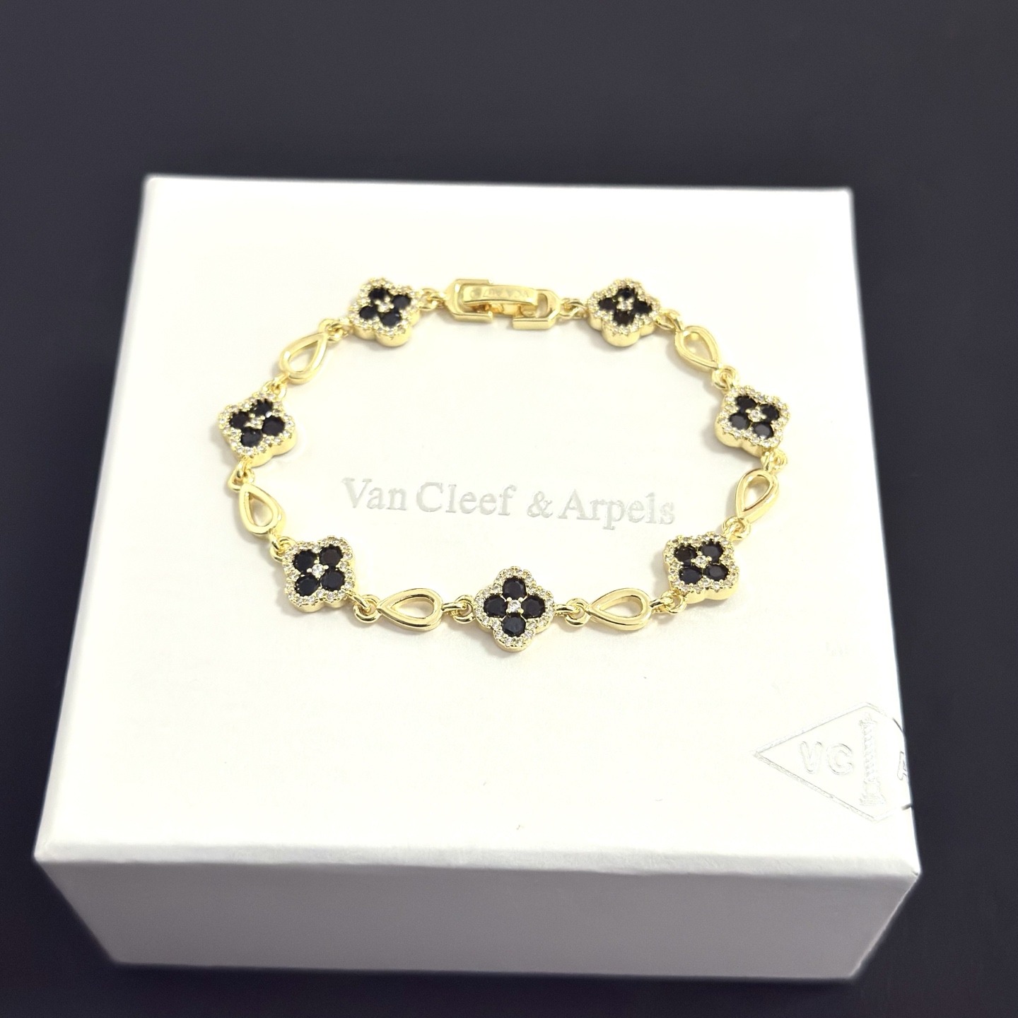 Bracciale Van Cleef Arpels Alhambra in oro giallo onice nero diamante trasparente 18 cm