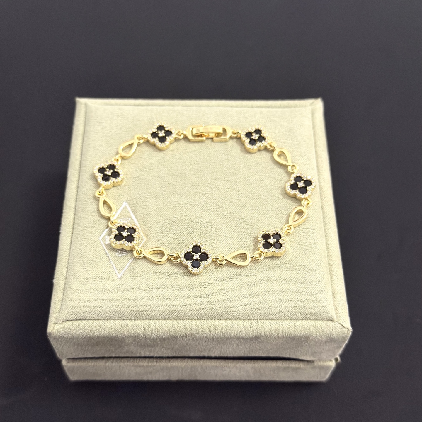 Bracciale Van Cleef Arpels Alhambra in oro giallo onice nero diamante trasparente 18 cm