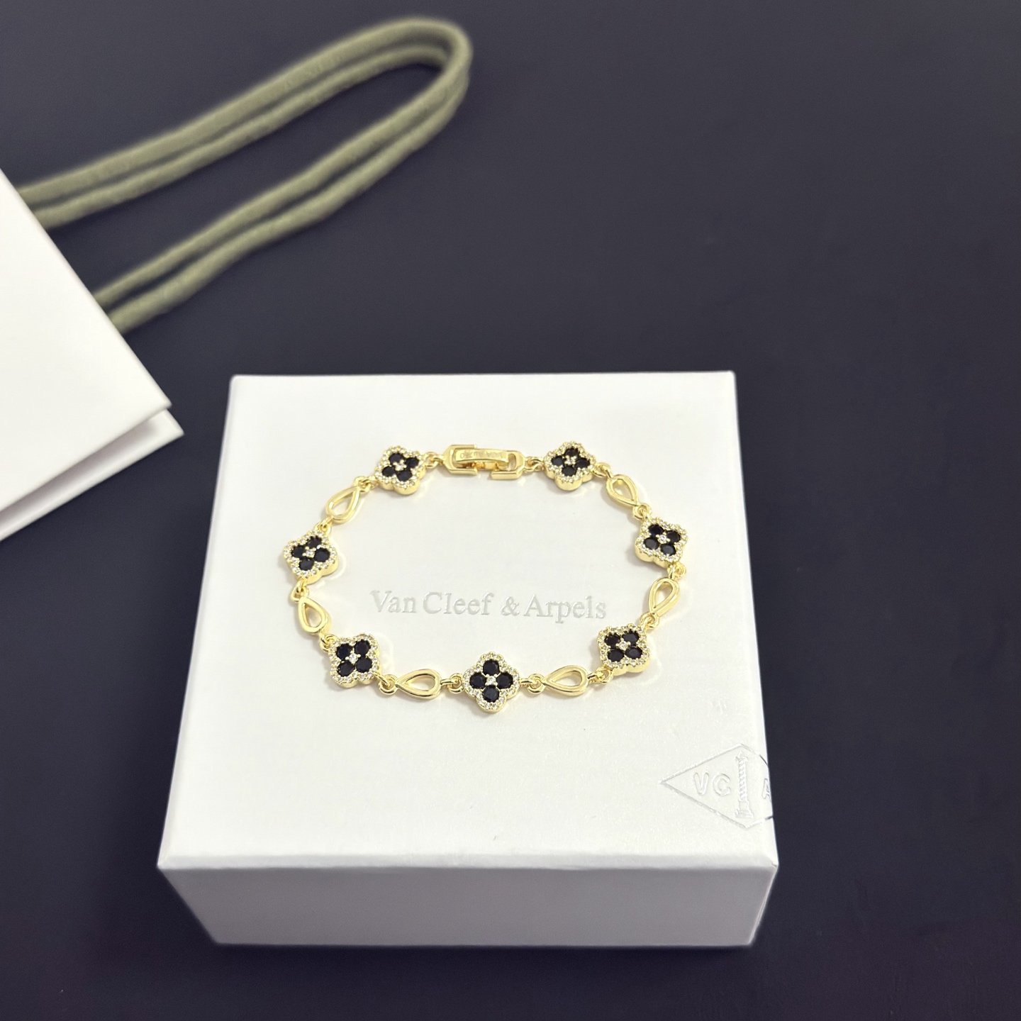 Bracciale Van Cleef Arpels Alhambra in oro giallo onice nero diamante trasparente 18 cm