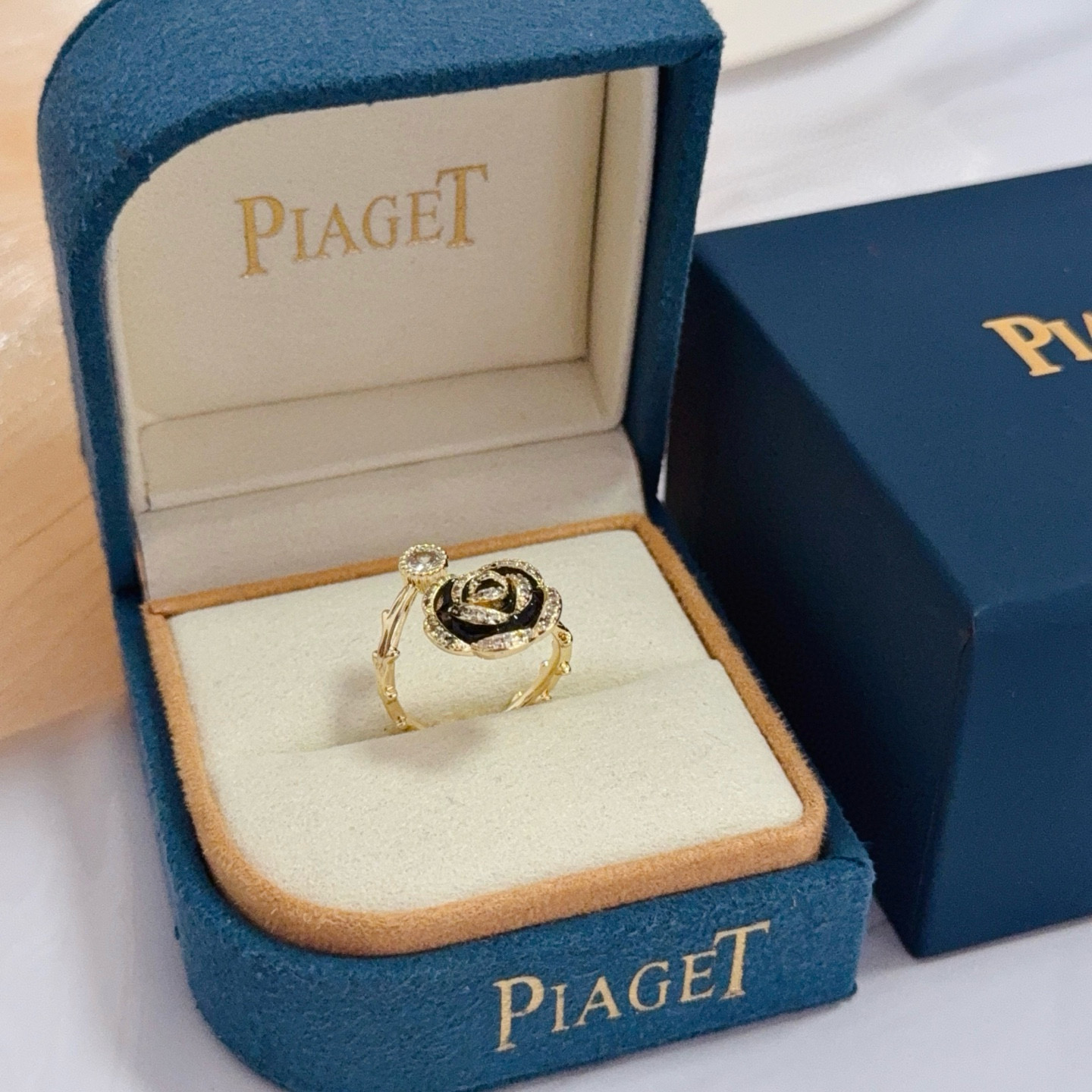 Piaget Rose ring yellow gold black enamel clear diamond US 7