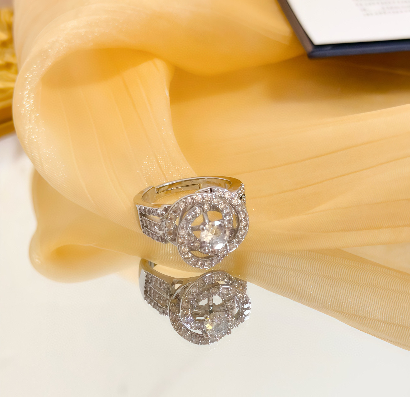 Piaget Possession ring 18k white gold with clear diamonds US 7
