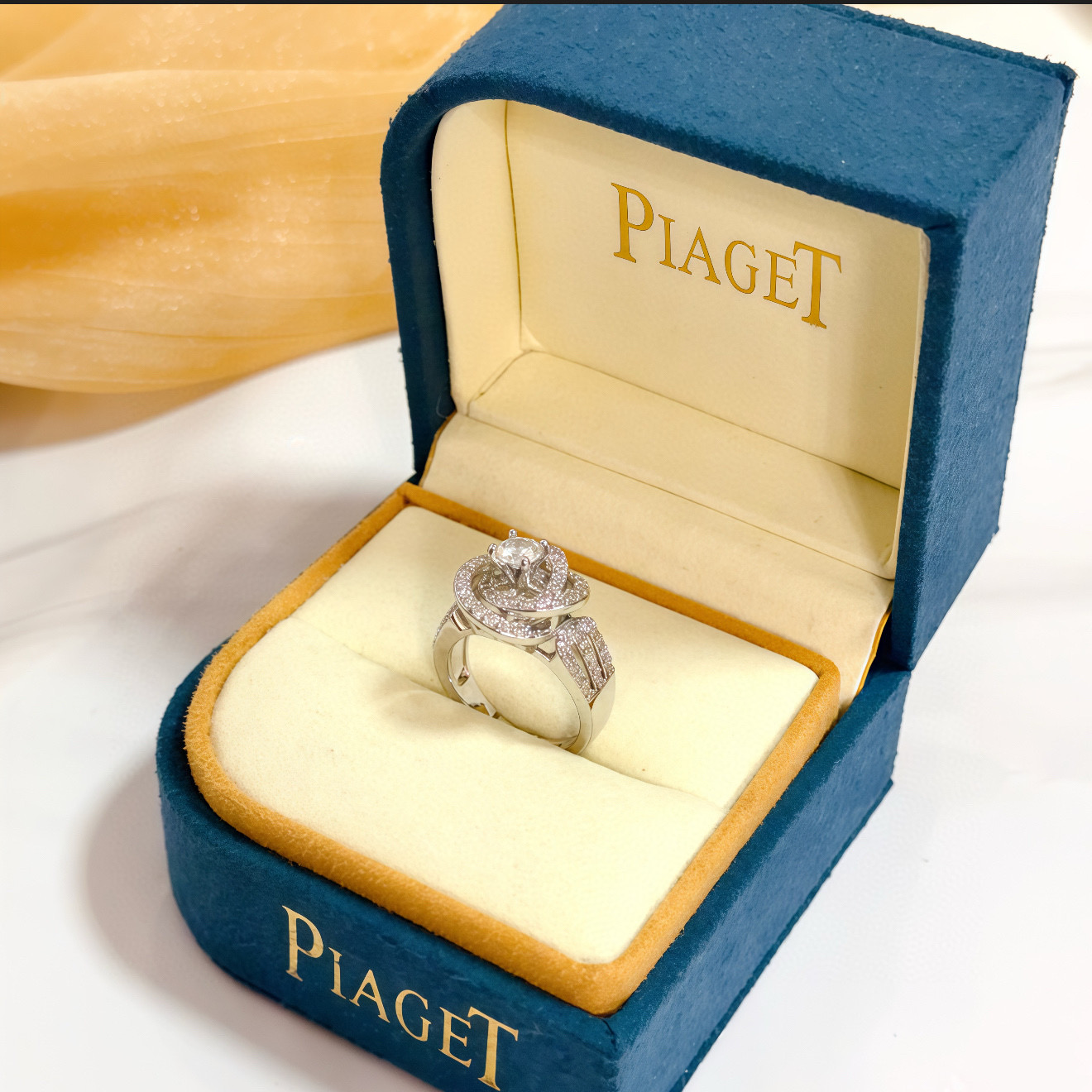 Piaget Possession ring 18k white gold with clear diamonds US 7