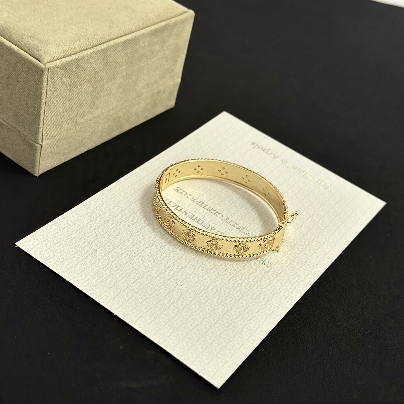Van Cleef Arpels Perlee Sweet Clovers bracelet Yellow gold with diamond accents 17cm