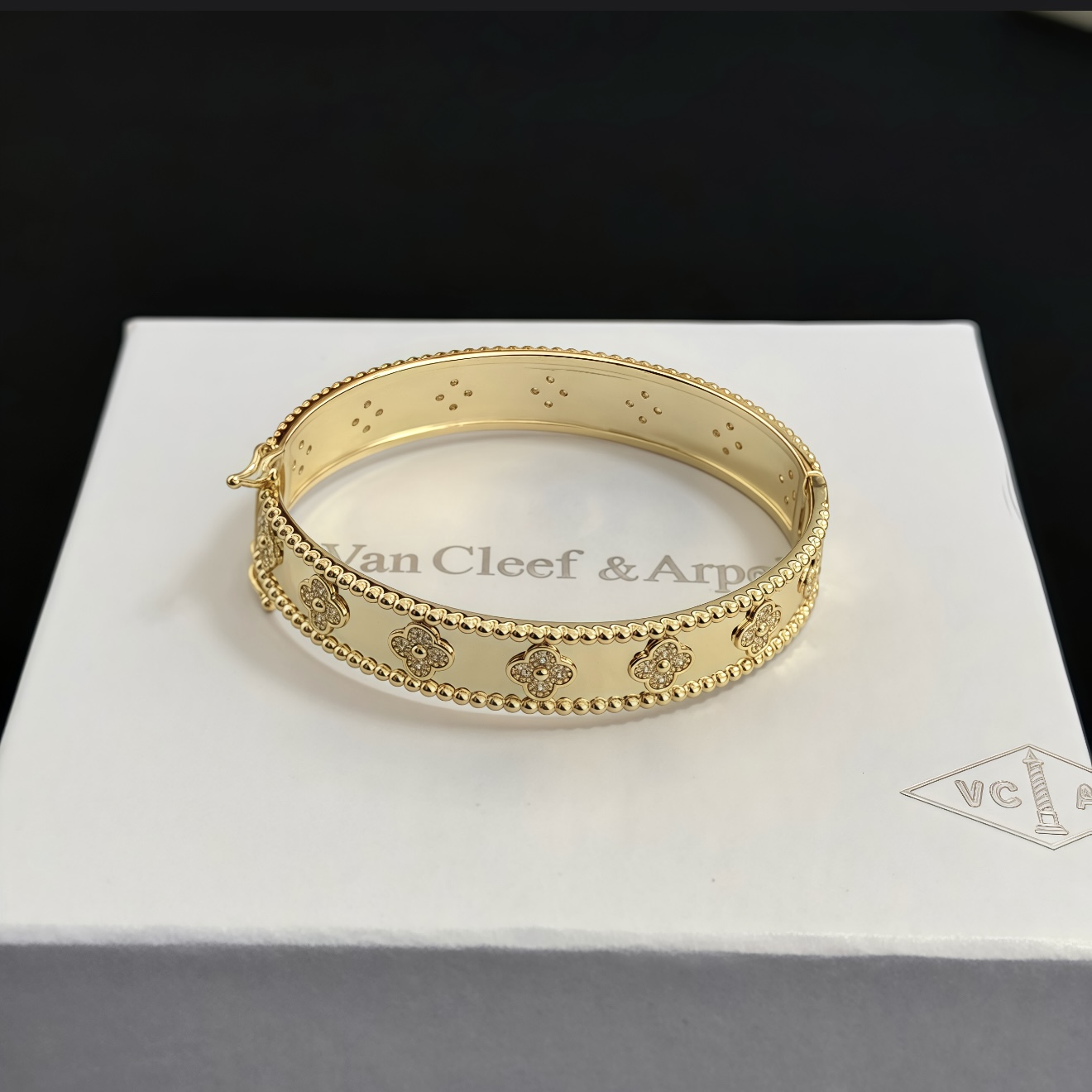Van Cleef Arpels Perlee Sweet Clovers bracelet Yellow gold with diamond accents 17cm