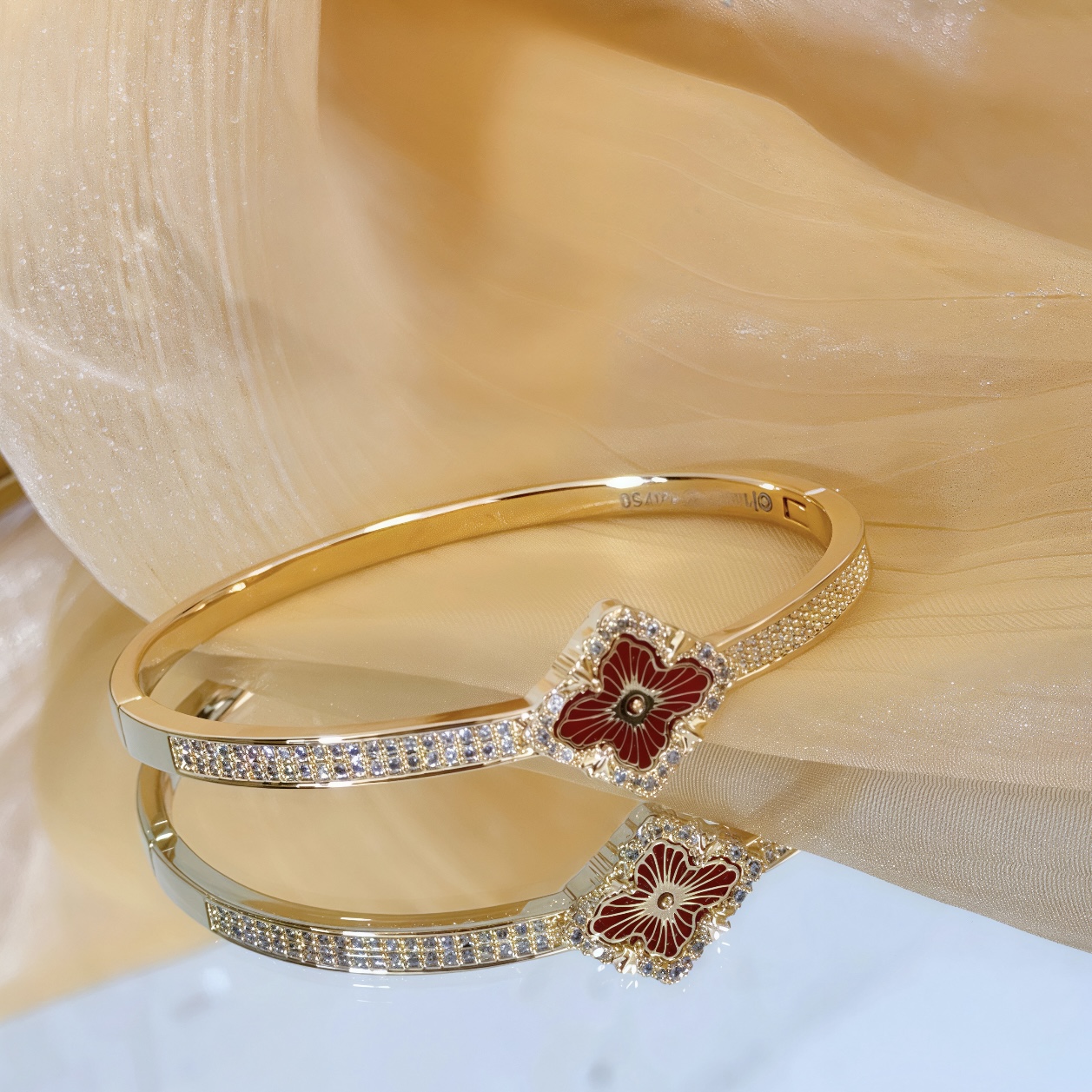 Piaget Rose bracelet 18k rose gold red enamel clear diamond 17cm