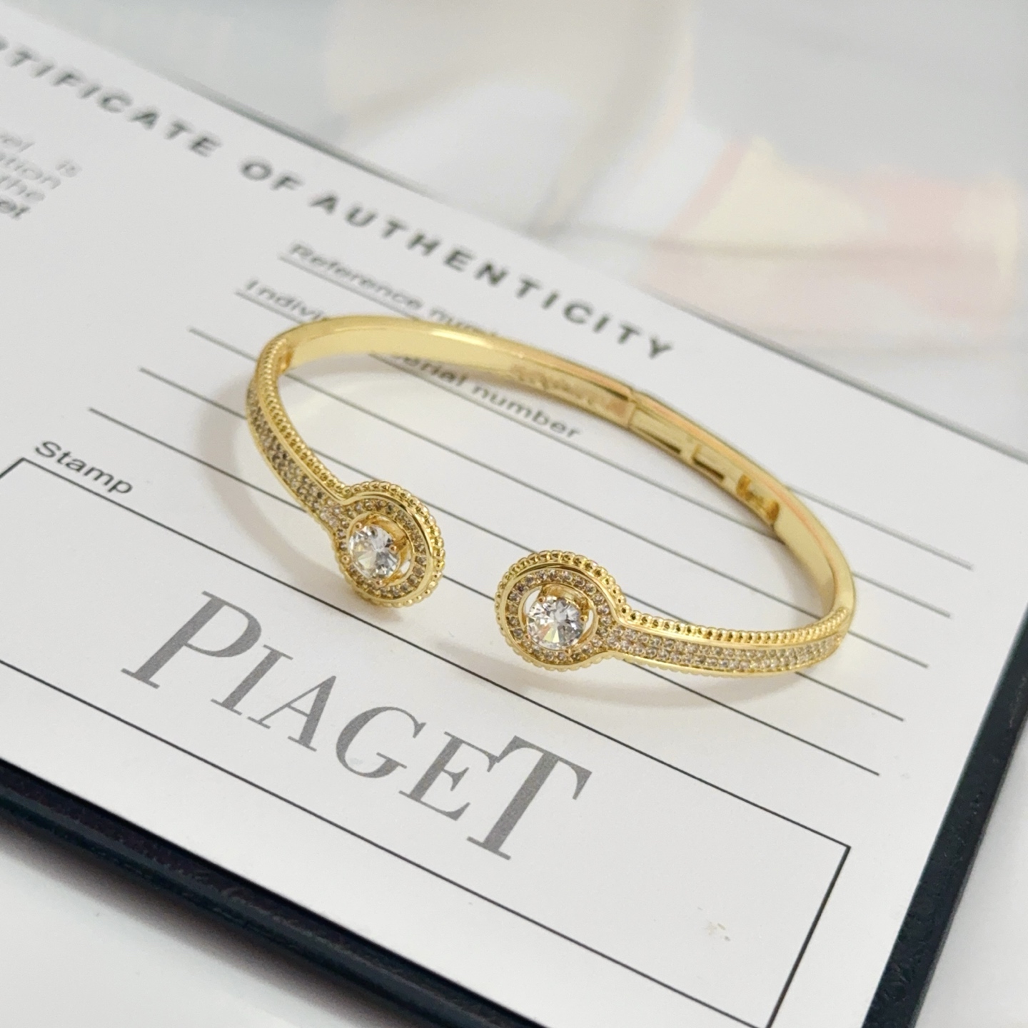 Piaget Possession bracelet yellow gold with clear diamonds 17cm inner circumference