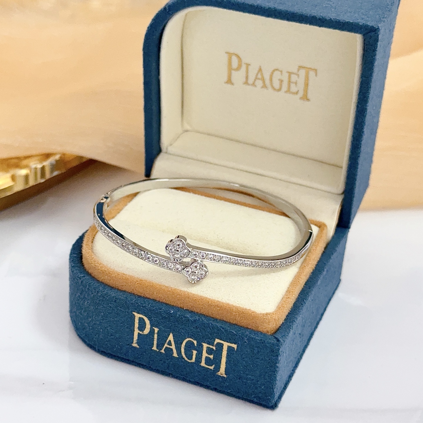 Piaget Possession bracelet 18k white gold with clear diamond accents 17cm