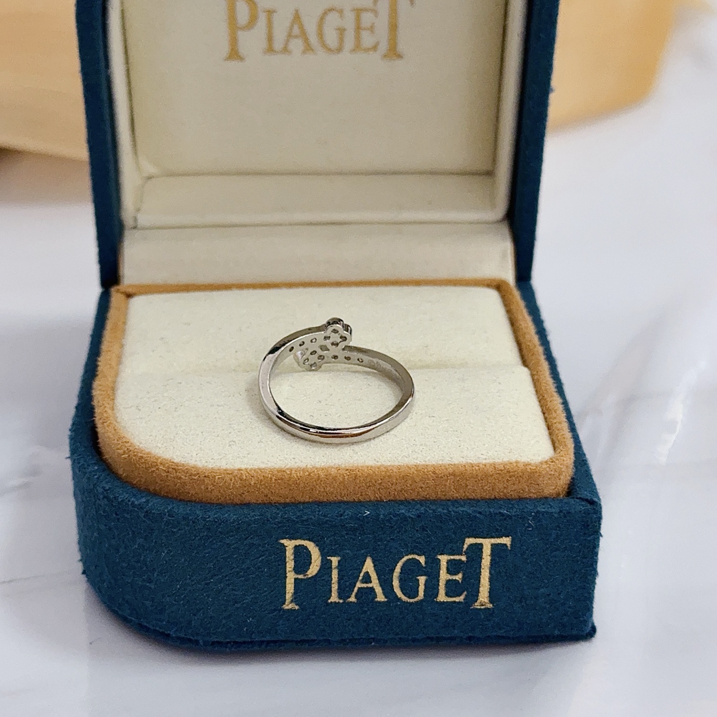 Piaget Rose ring silver white gold with clear diamonds 52