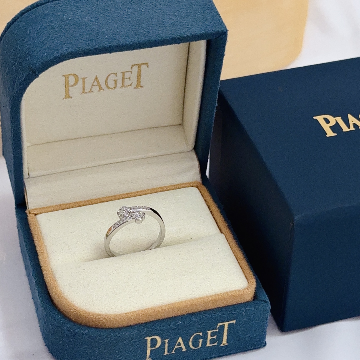 Piaget Rose ring silver white gold with clear diamonds 52