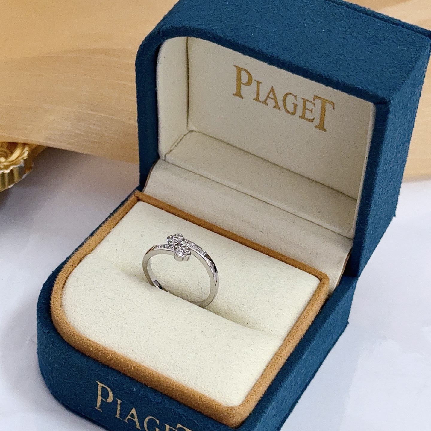 Piaget Rose ring silver white gold with clear diamonds 52