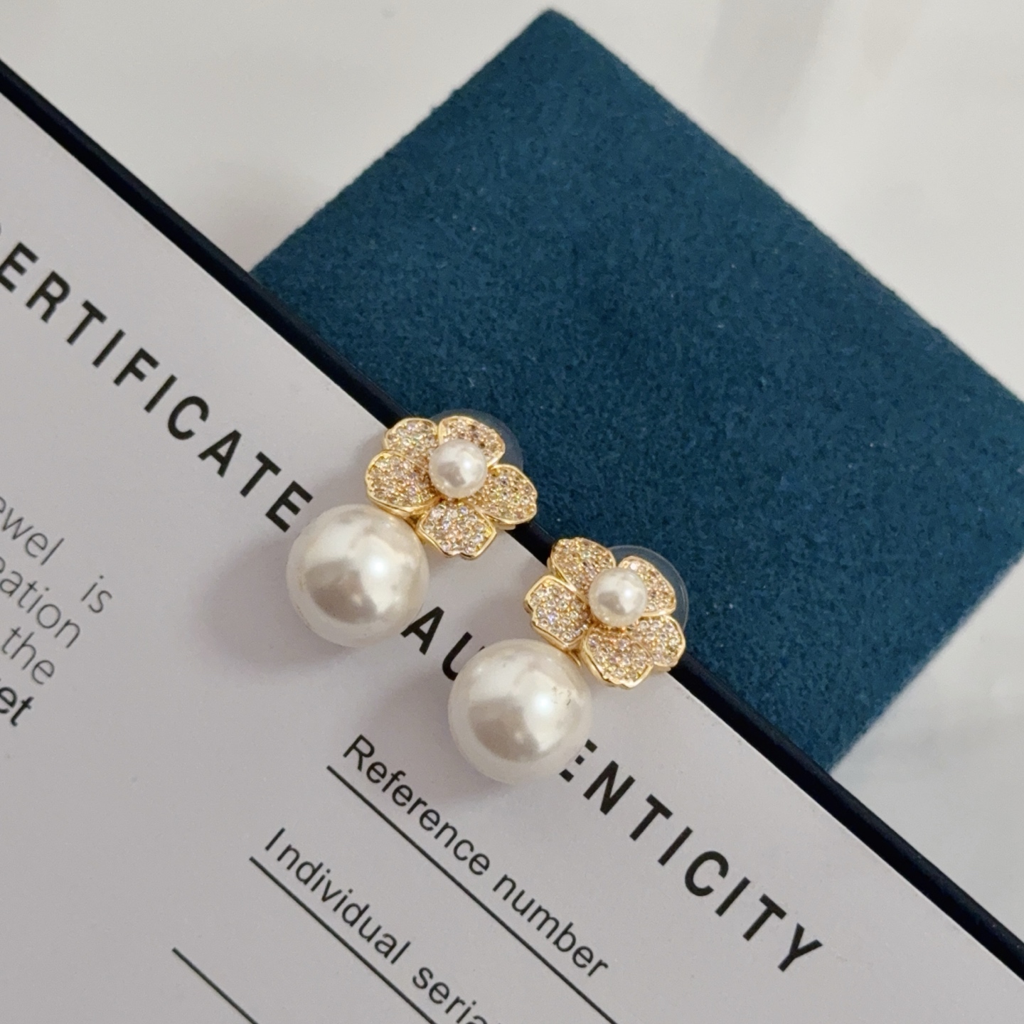 Piaget Rose Flower Pearl Diamond Earrings earrings Yellow gold white pearl clear diamond 1 5cm stud diameter