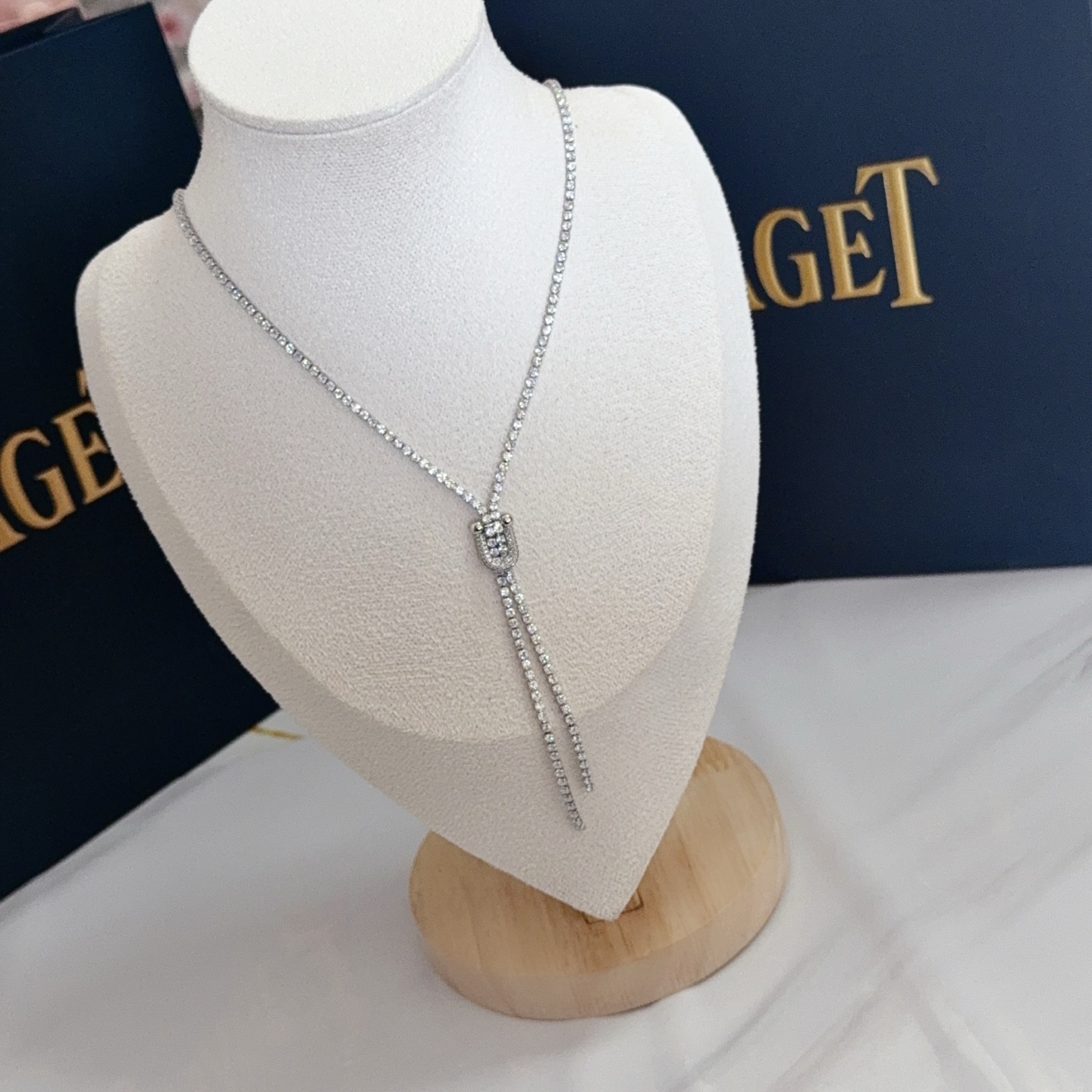 Piaget Lariat Diamond Necklace necklace White gold with clear diamonds 42cm