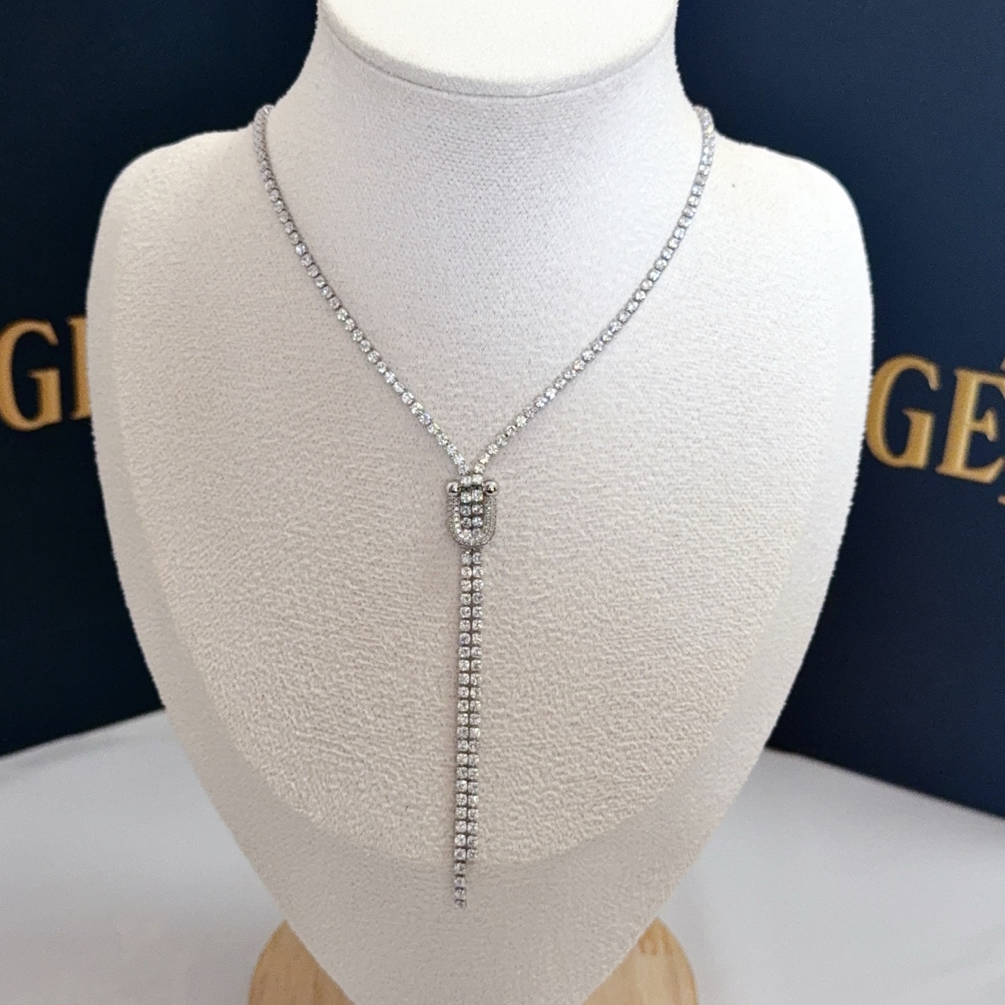 Piaget Lariat Diamond Necklace necklace White gold with clear diamonds 42cm