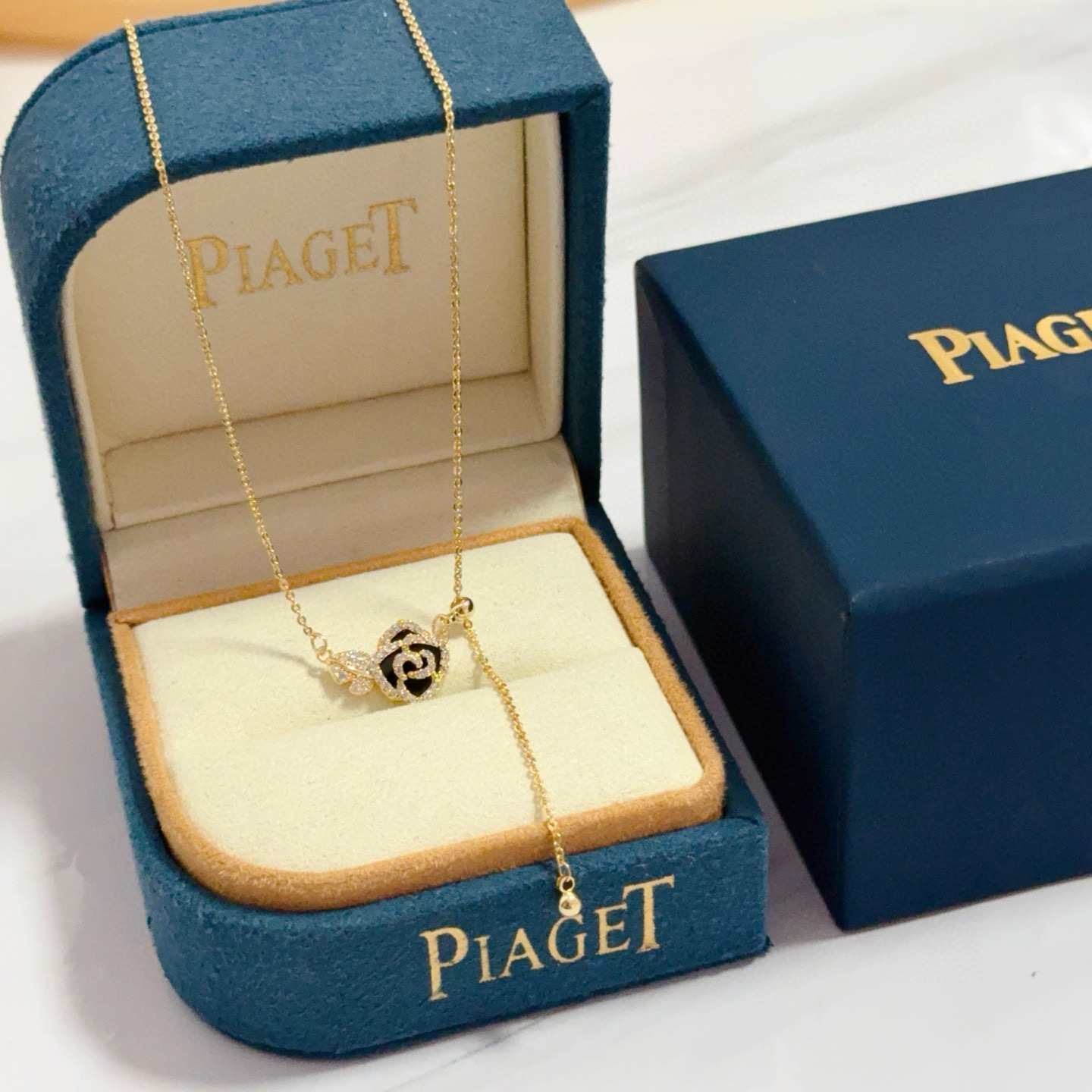 Piaget Rose necklace yellow gold black onyx clear diamond simulants 42cm with 5cm extender