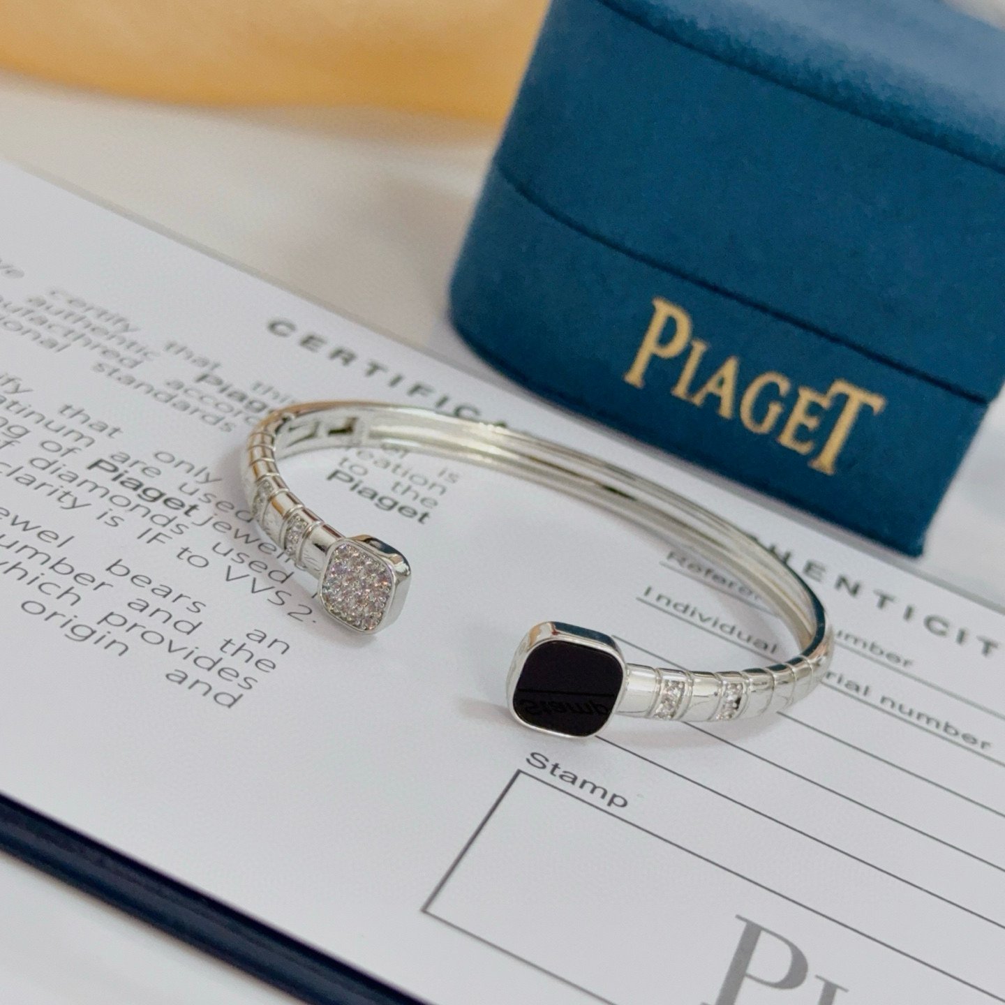 Piaget Possession bracelet 18k white gold black onyx white diamond 17cm inner circumference