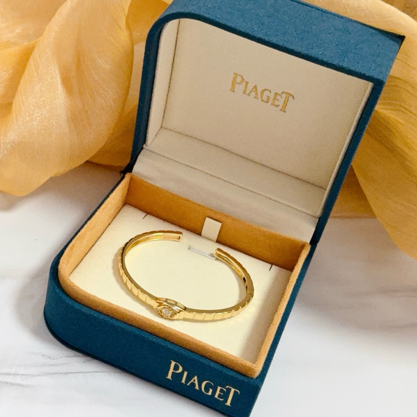 Piaget Possession bracelet 18k yellow gold clear diamond 17cm