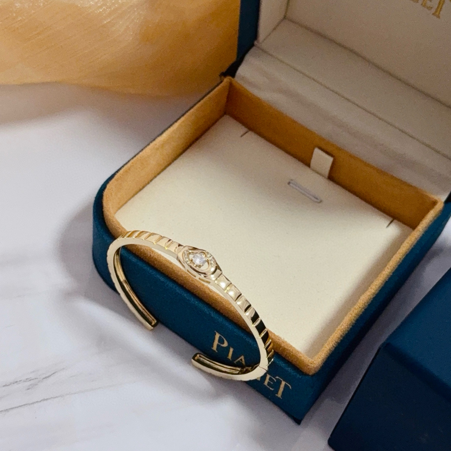 Piaget Possession bracelet 18k yellow gold clear diamond 17cm