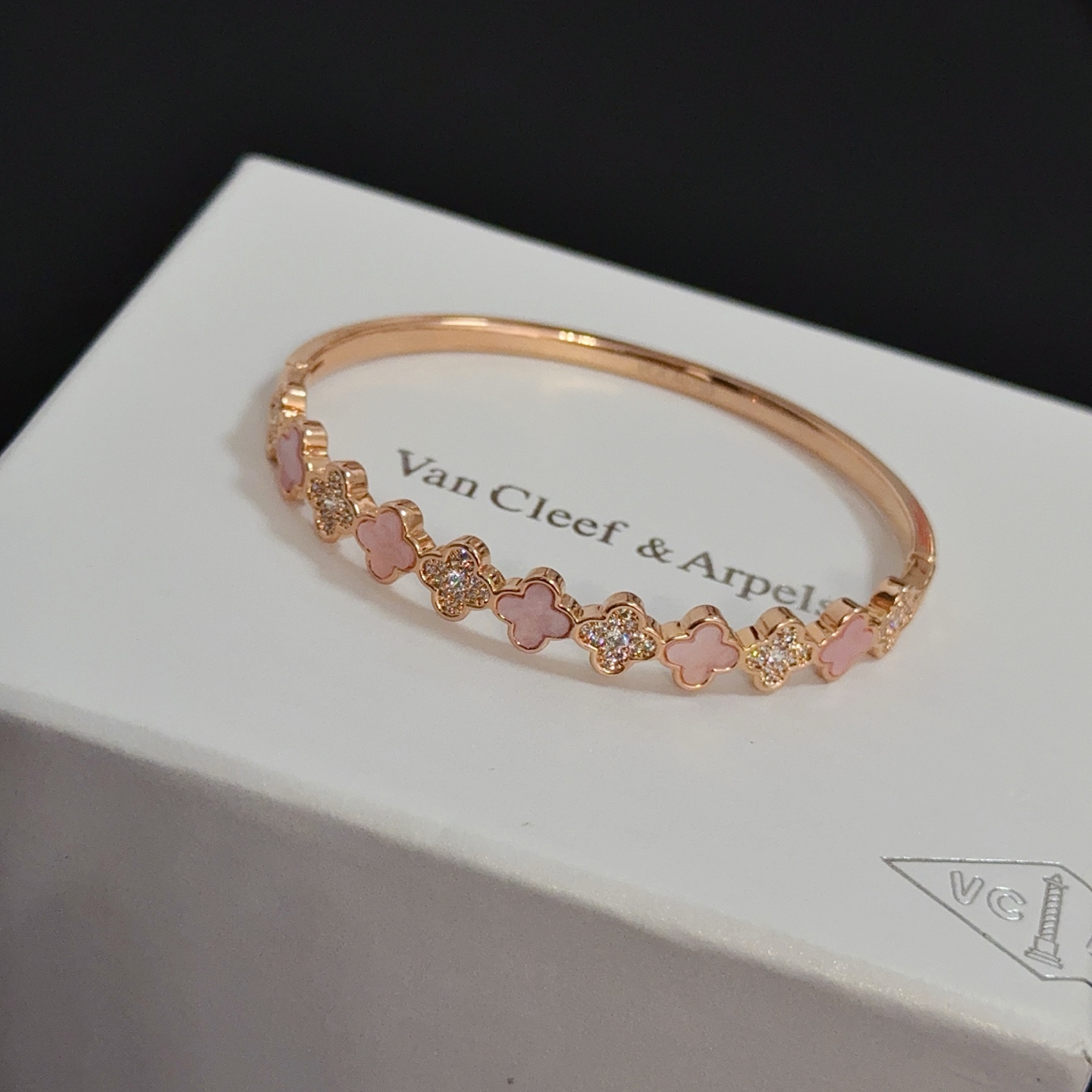 Van Cleef Arpels Alhambra bracelet rose gold pink opal diamond 17cm